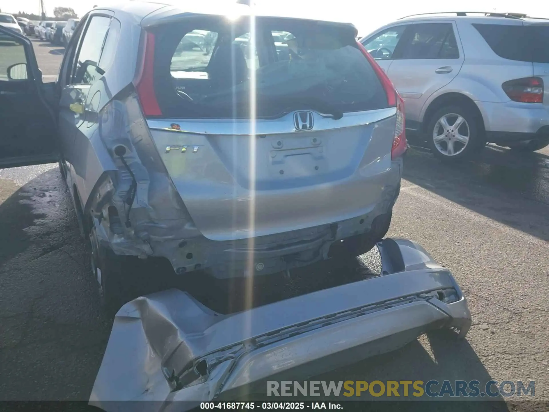 6 Photograph of a damaged car 3HGGK5H86KM736636 HONDA FIT 2019