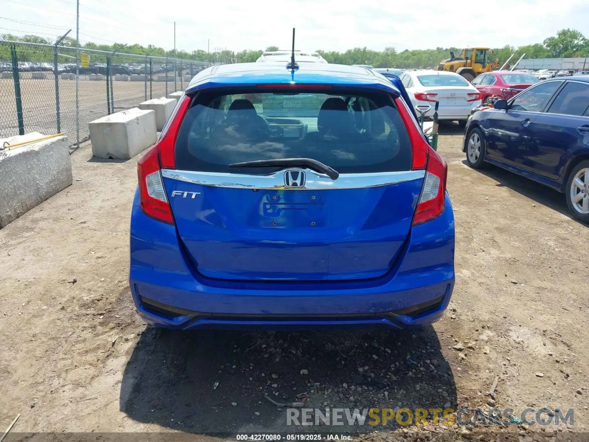 16 Photograph of a damaged car 3HGGK5H86KM750391 HONDA FIT 2019