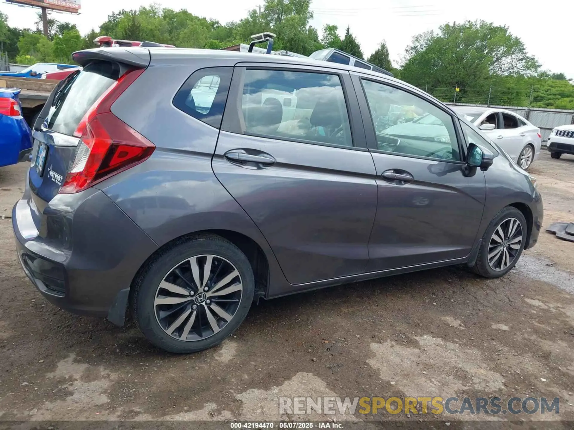 13 Photograph of a damaged car 3HGGK5H87KM713334 HONDA FIT 2019