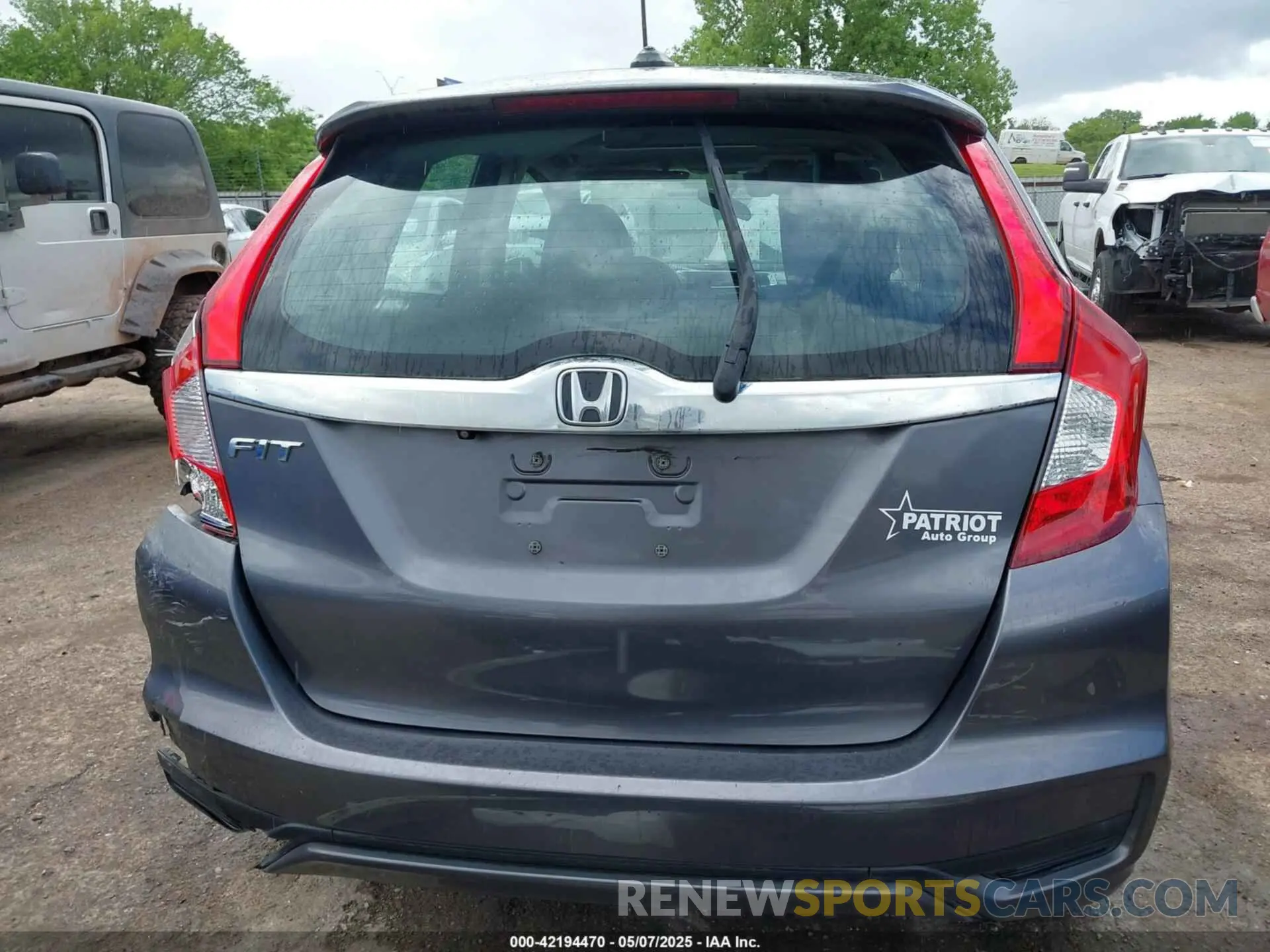 16 Photograph of a damaged car 3HGGK5H87KM713334 HONDA FIT 2019