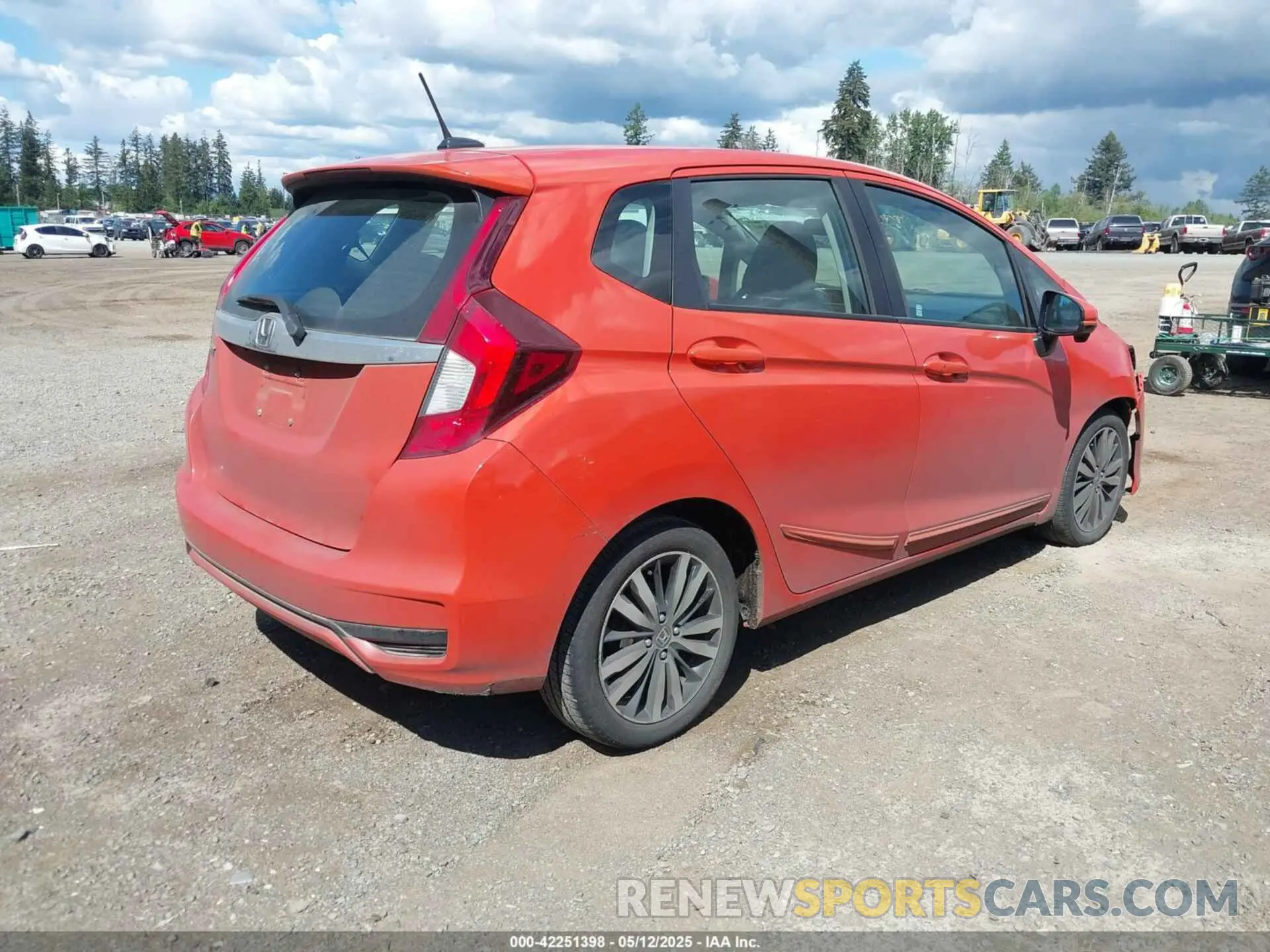 4 Photograph of a damaged car 3HGGK5H87KM722342 HONDA FIT 2019