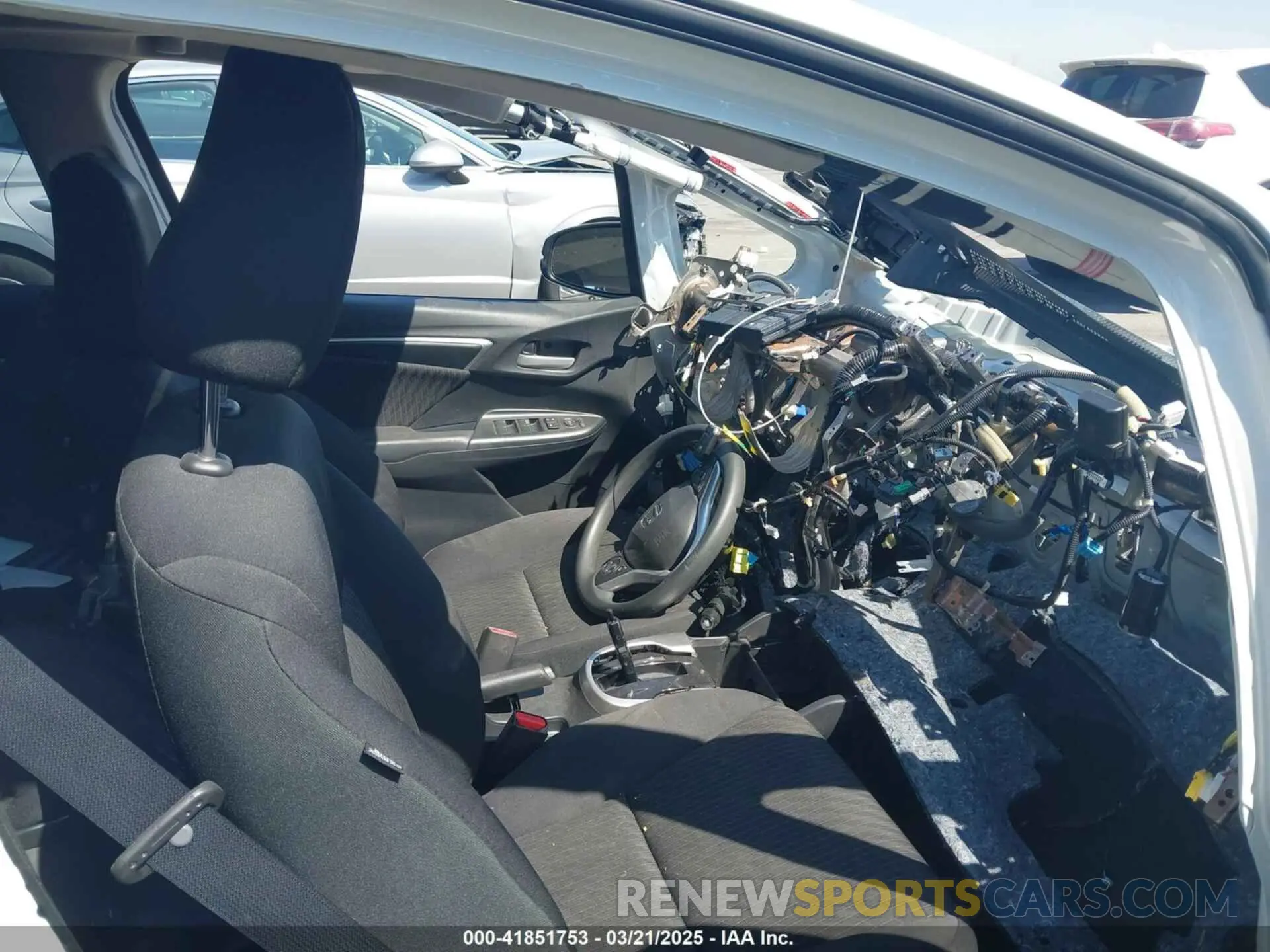 5 Photograph of a damaged car 3HGGK5H87KM731851 HONDA FIT 2019