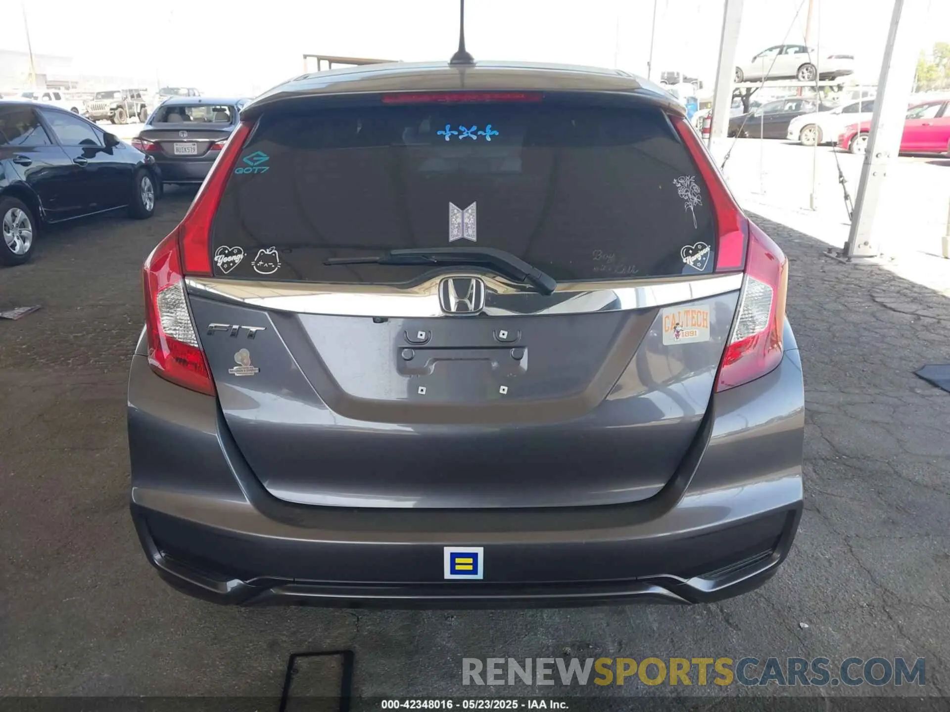 16 Photograph of a damaged car 3HGGK5H88KM719594 HONDA FIT 2019