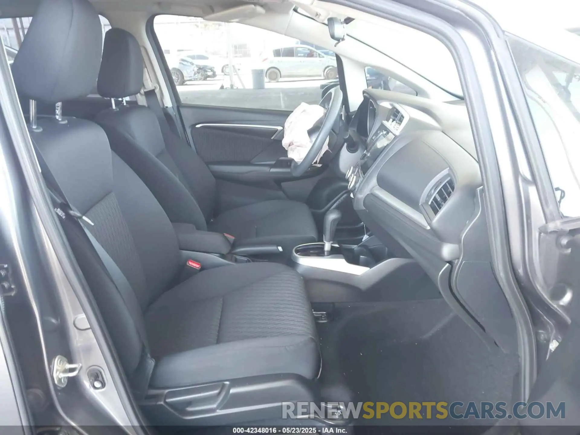 5 Photograph of a damaged car 3HGGK5H88KM719594 HONDA FIT 2019
