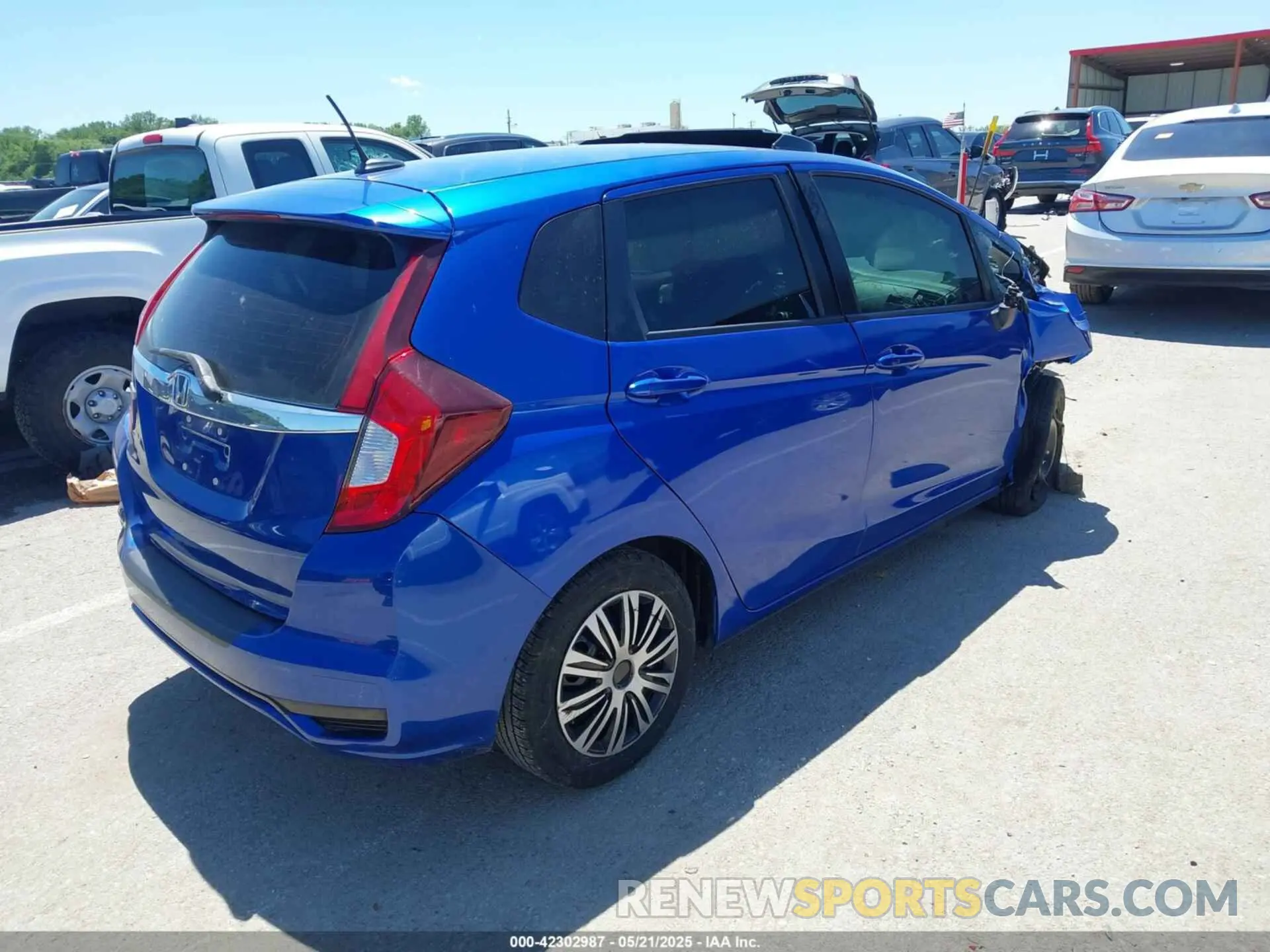 4 Photograph of a damaged car 3HGGK5H89KM753110 HONDA FIT 2019