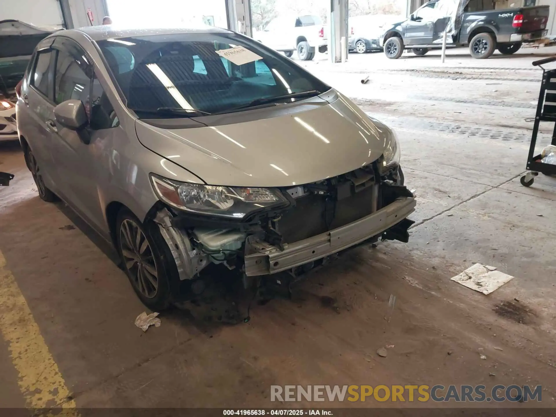 19 Photograph of a damaged car 3HGGK5H94KM734411 HONDA FIT 2019