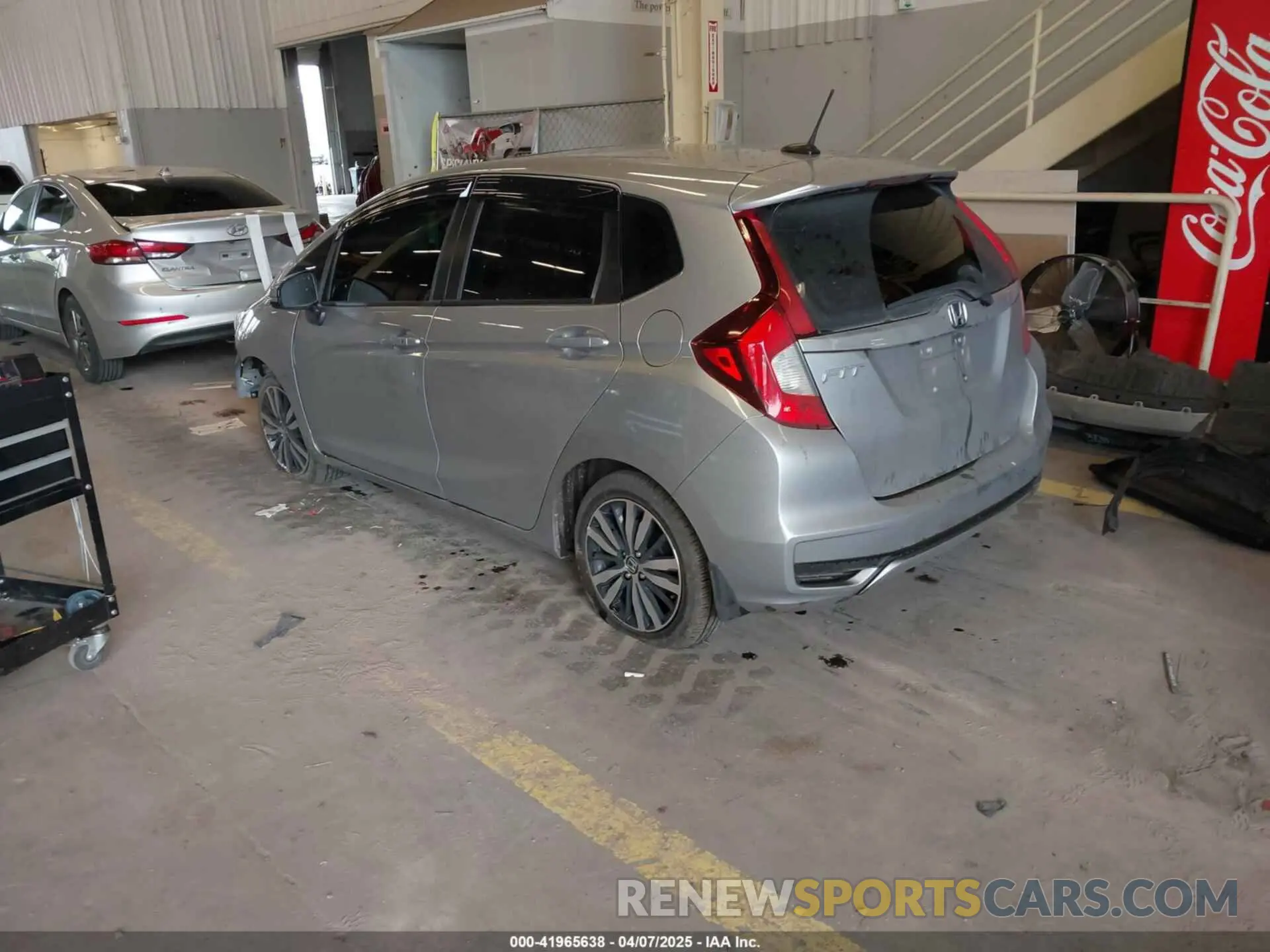 3 Photograph of a damaged car 3HGGK5H94KM734411 HONDA FIT 2019