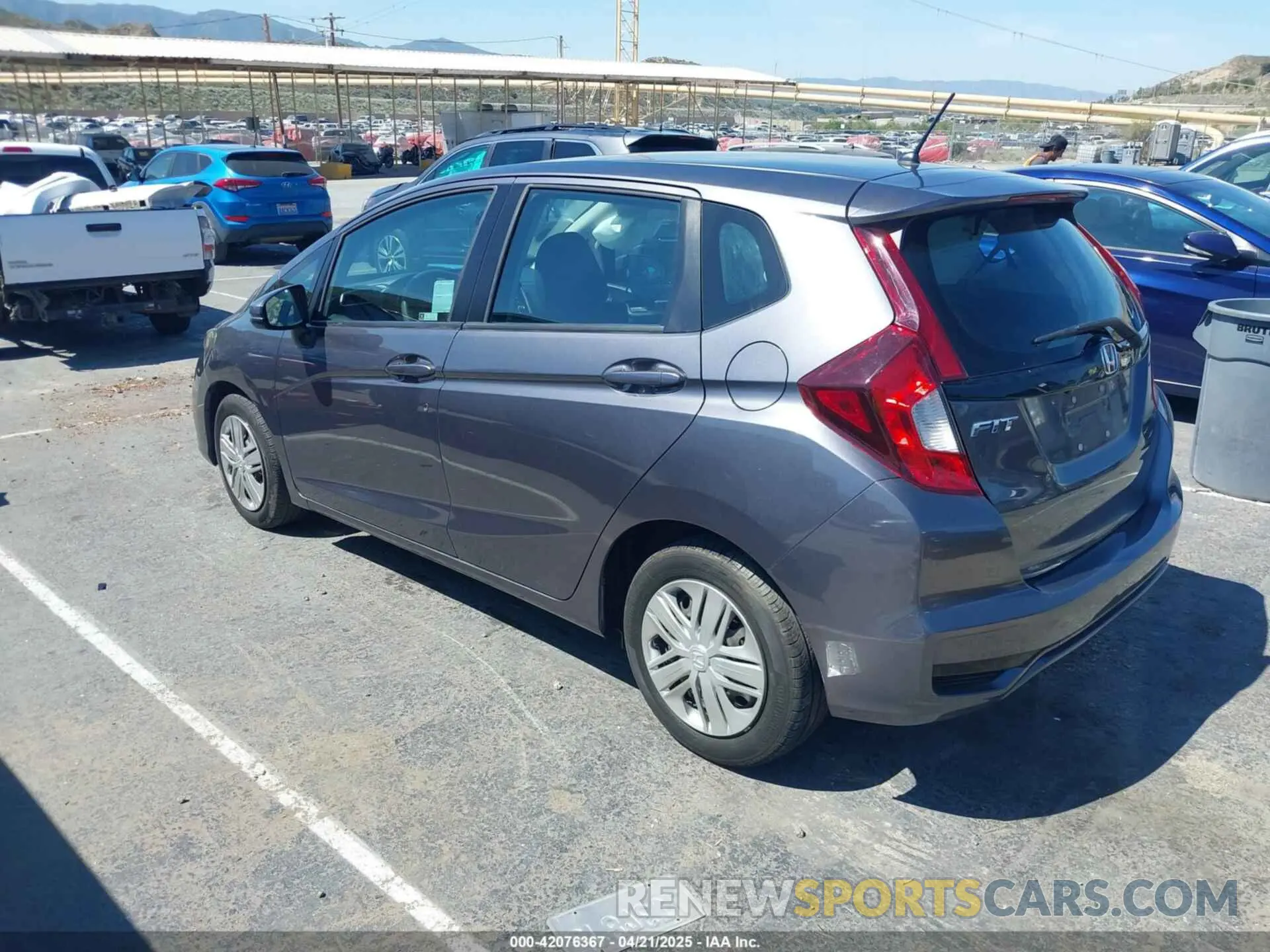 3 Photograph of a damaged car 3HGGK5H40LM707356 HONDA FIT 2020