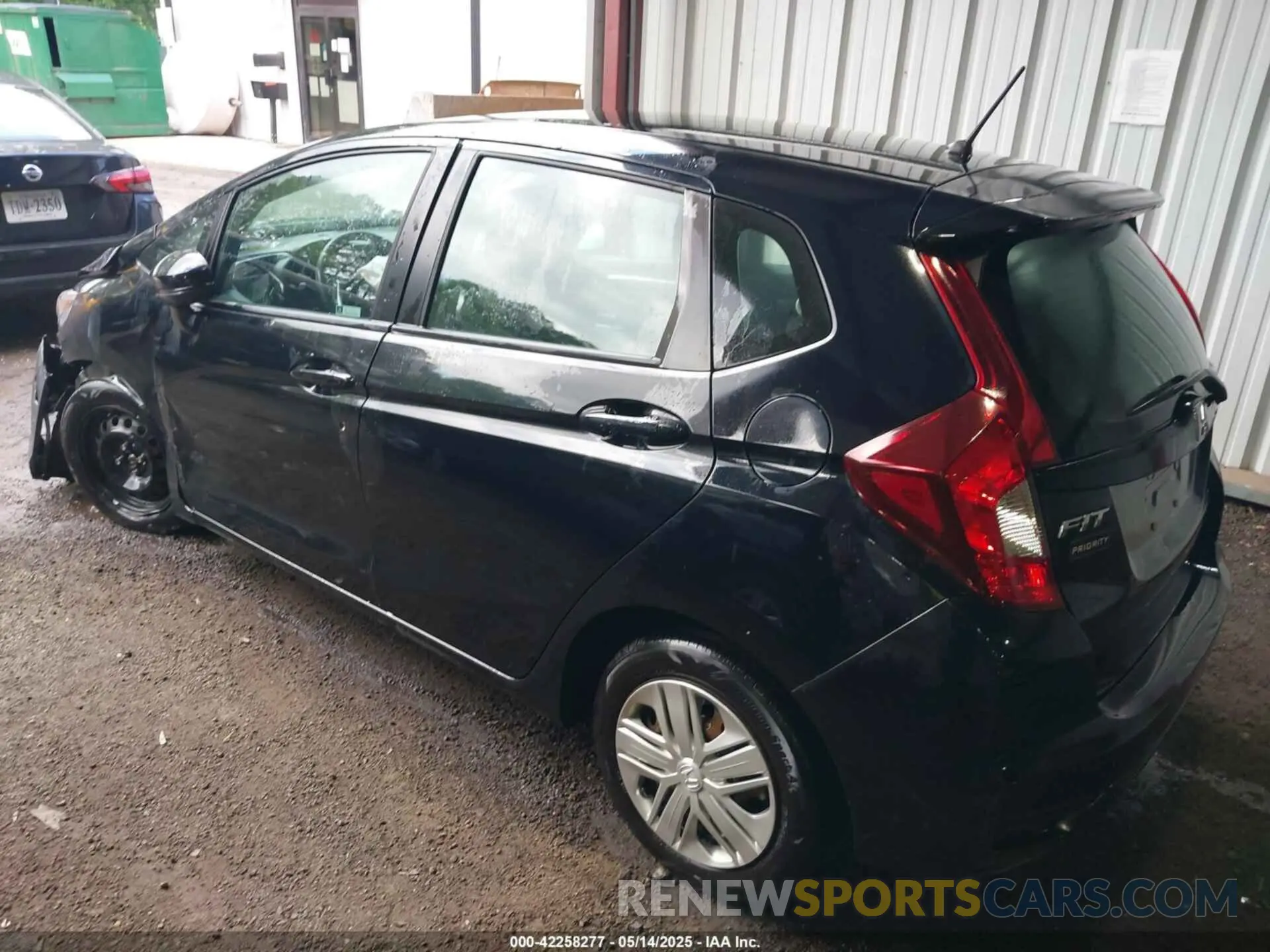 3 Photograph of a damaged car 3HGGK5H40LM709849 HONDA FIT 2020