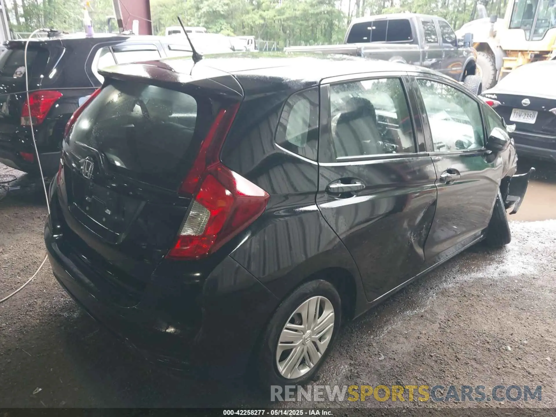 4 Photograph of a damaged car 3HGGK5H40LM709849 HONDA FIT 2020