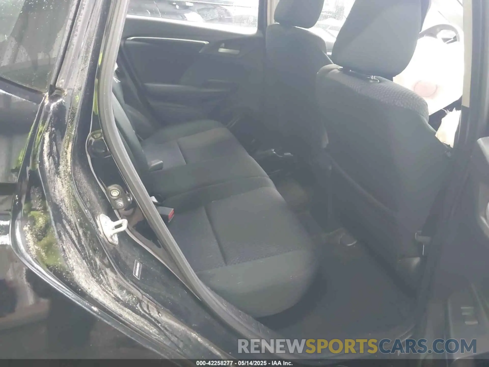 8 Photograph of a damaged car 3HGGK5H40LM709849 HONDA FIT 2020