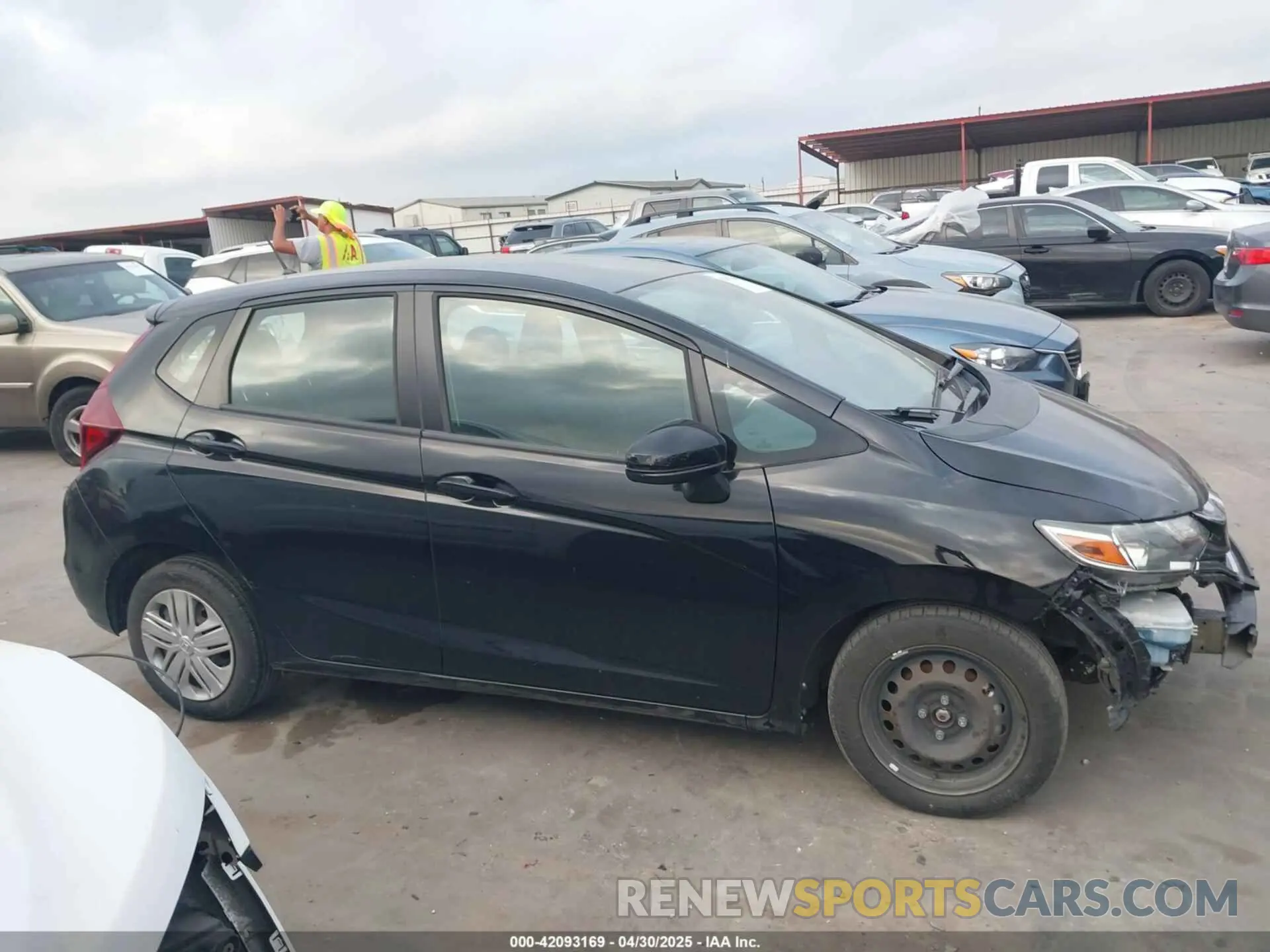 13 Photograph of a damaged car 3HGGK5H40LM717305 HONDA FIT 2020