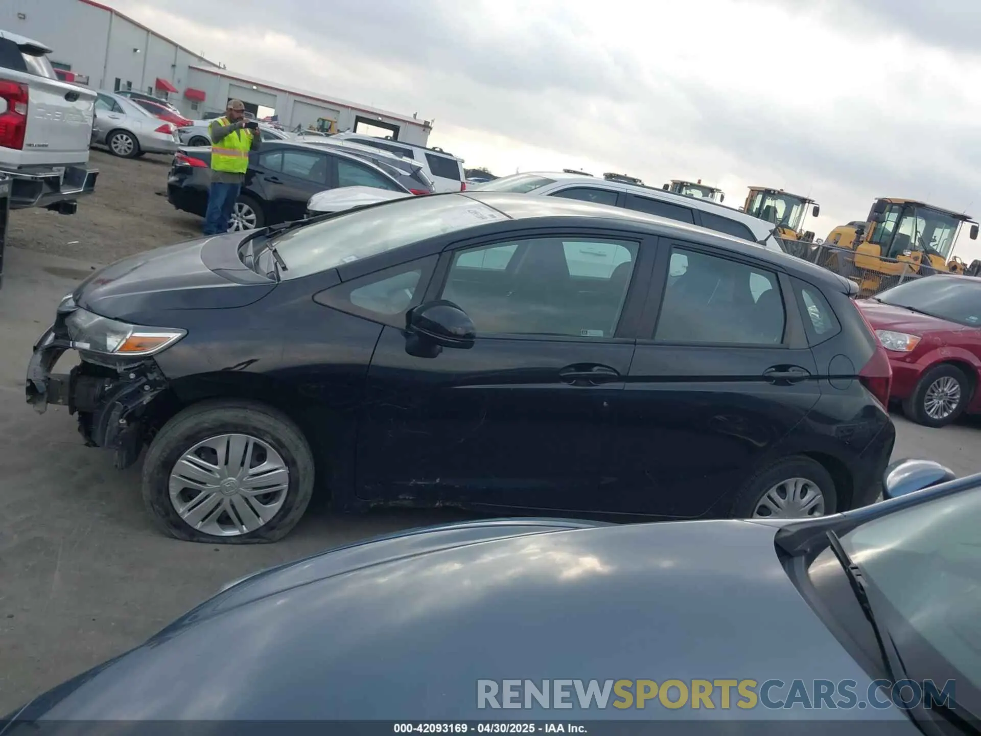 14 Photograph of a damaged car 3HGGK5H40LM717305 HONDA FIT 2020
