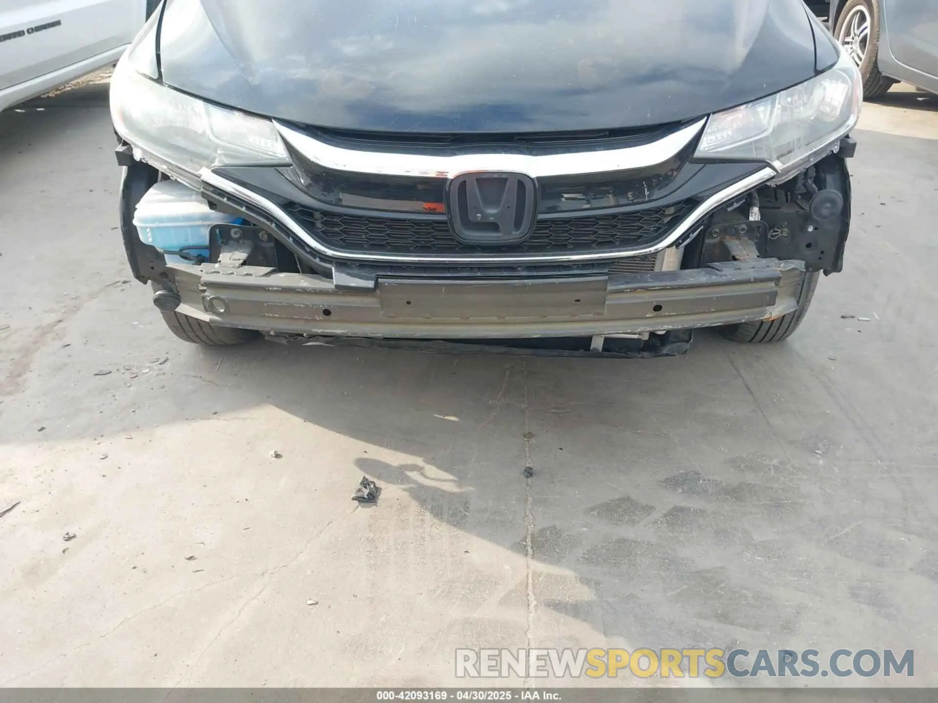 17 Photograph of a damaged car 3HGGK5H40LM717305 HONDA FIT 2020