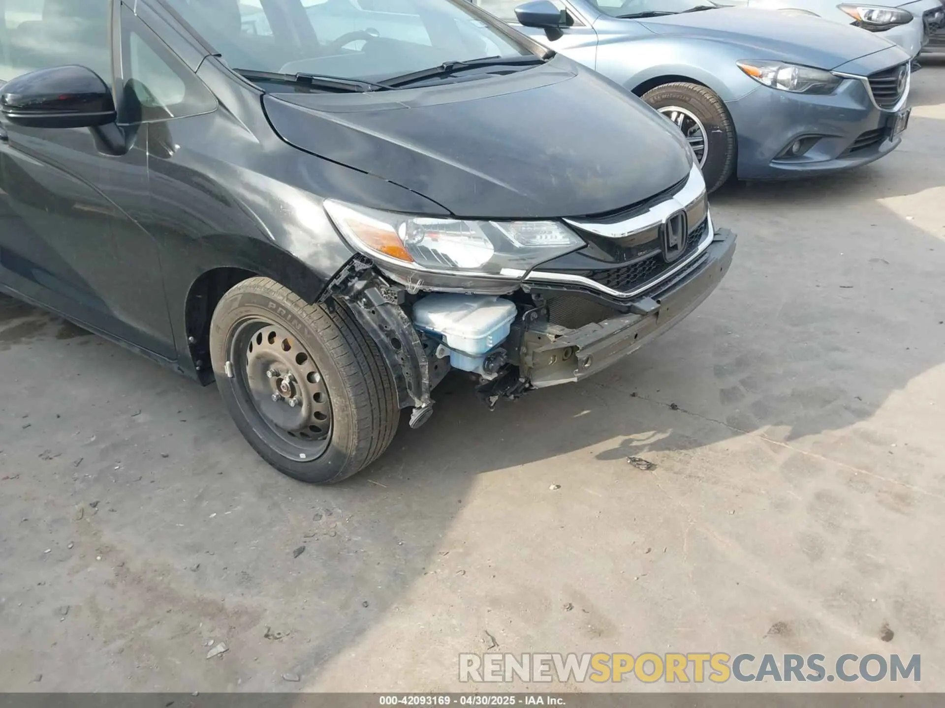 18 Photograph of a damaged car 3HGGK5H40LM717305 HONDA FIT 2020