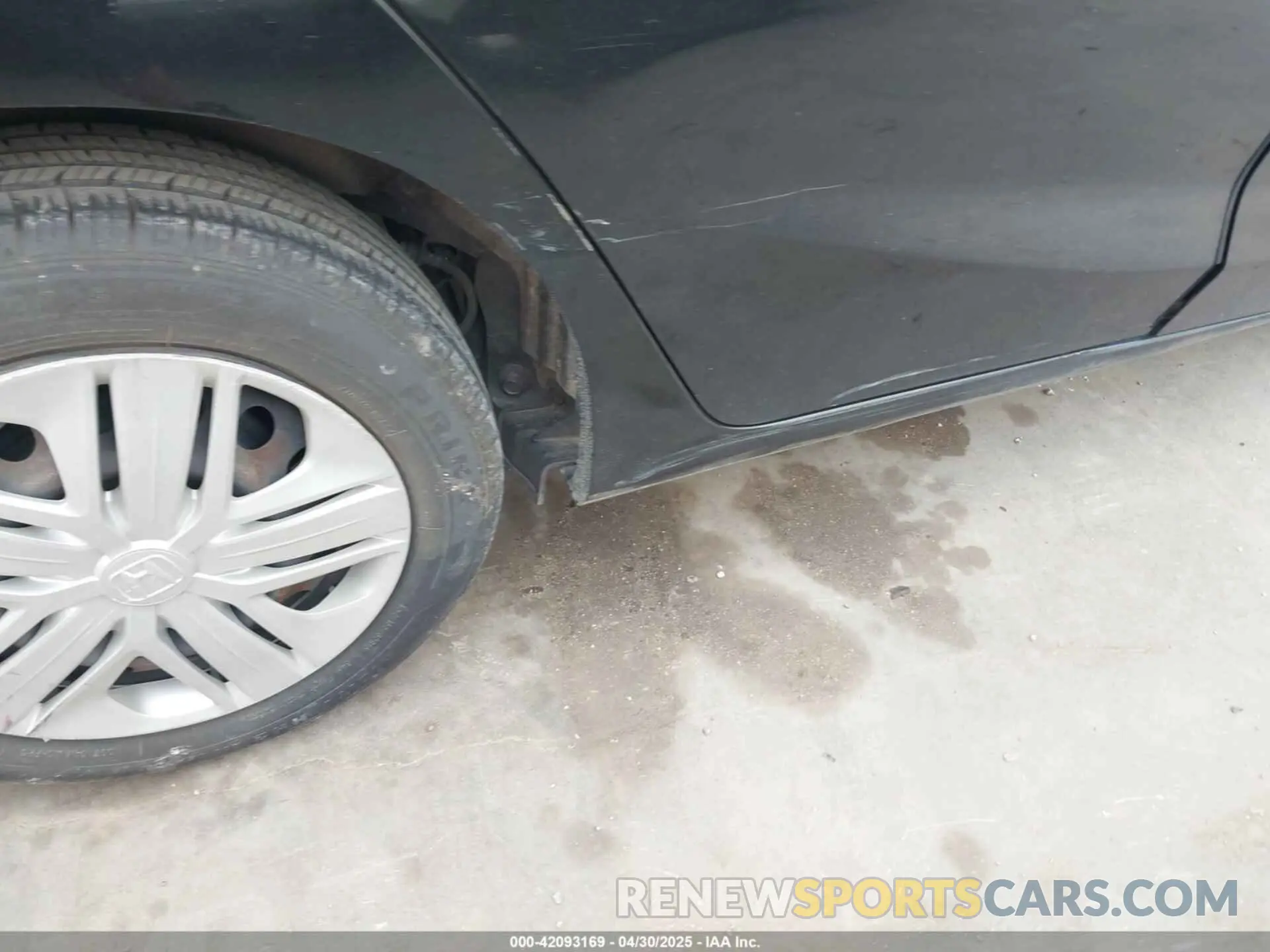 19 Photograph of a damaged car 3HGGK5H40LM717305 HONDA FIT 2020