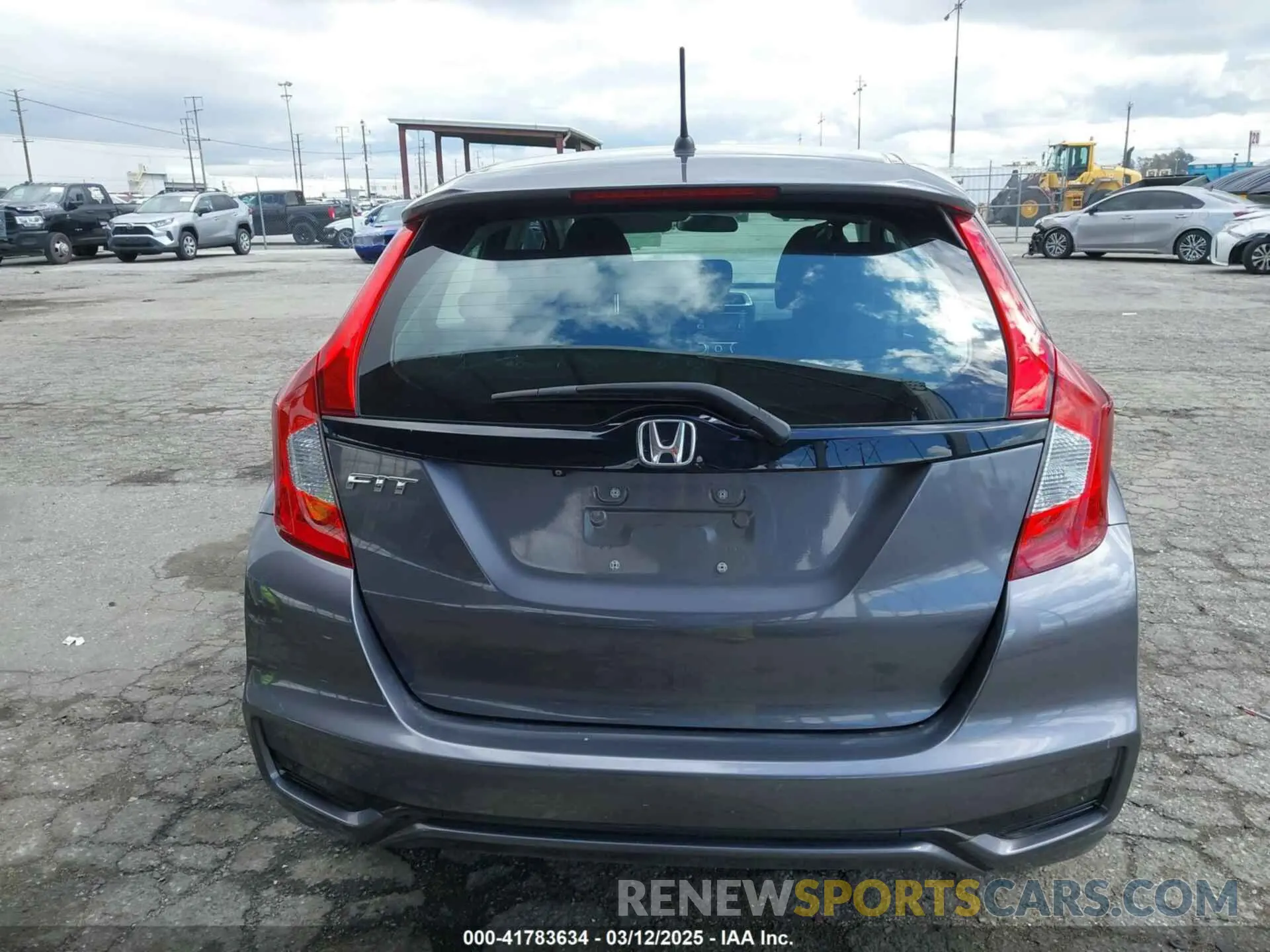 17 Photograph of a damaged car 3HGGK5H42LM715457 HONDA FIT 2020