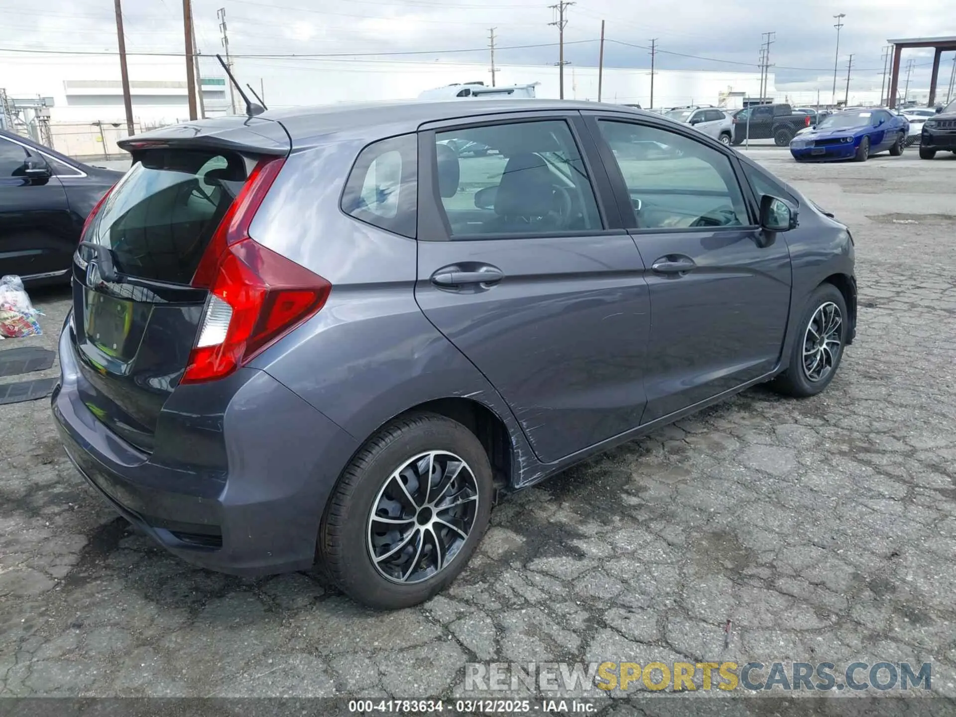 4 Photograph of a damaged car 3HGGK5H42LM715457 HONDA FIT 2020