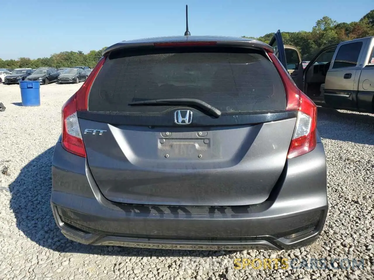6 Photograph of a damaged car 3HGGK5H42LM724725 HONDA FIT 2020