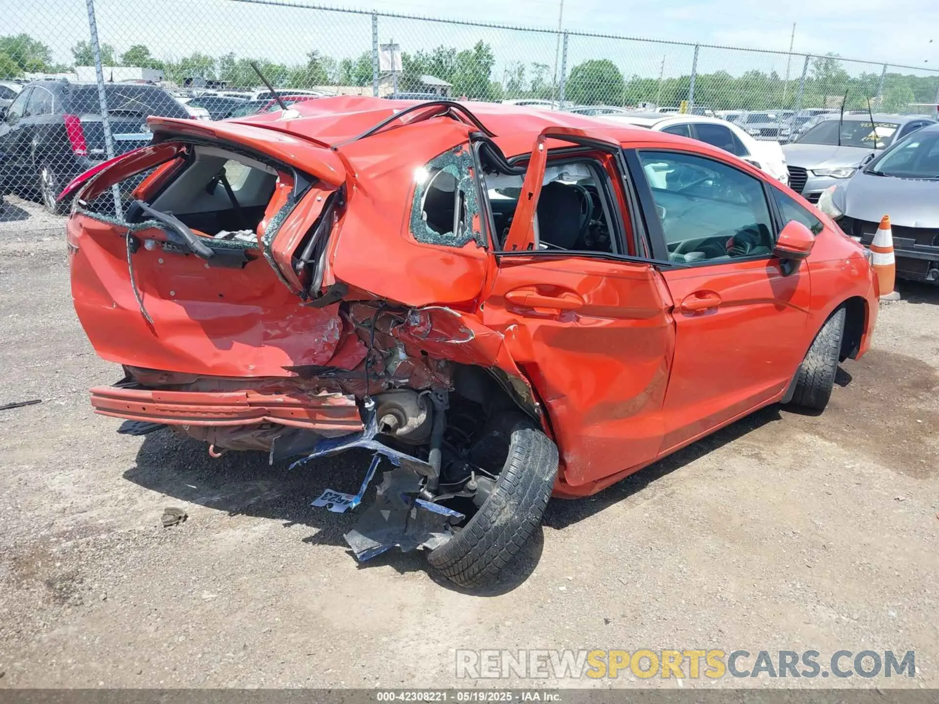 4 Photograph of a damaged car 3HGGK5H42LM727687 HONDA FIT 2020