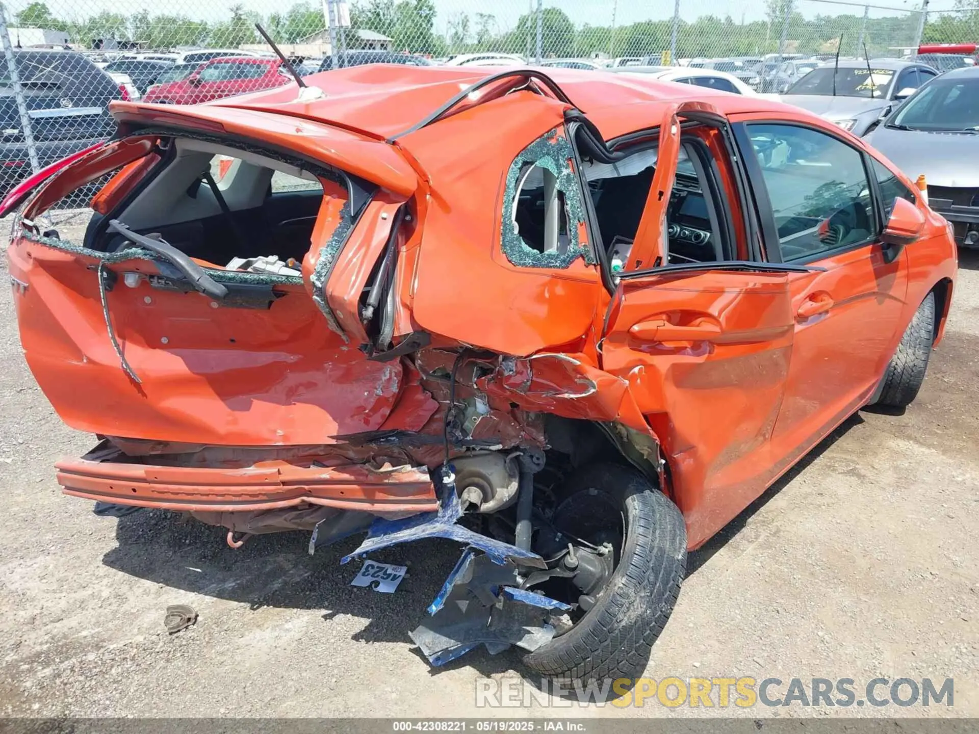 6 Photograph of a damaged car 3HGGK5H42LM727687 HONDA FIT 2020