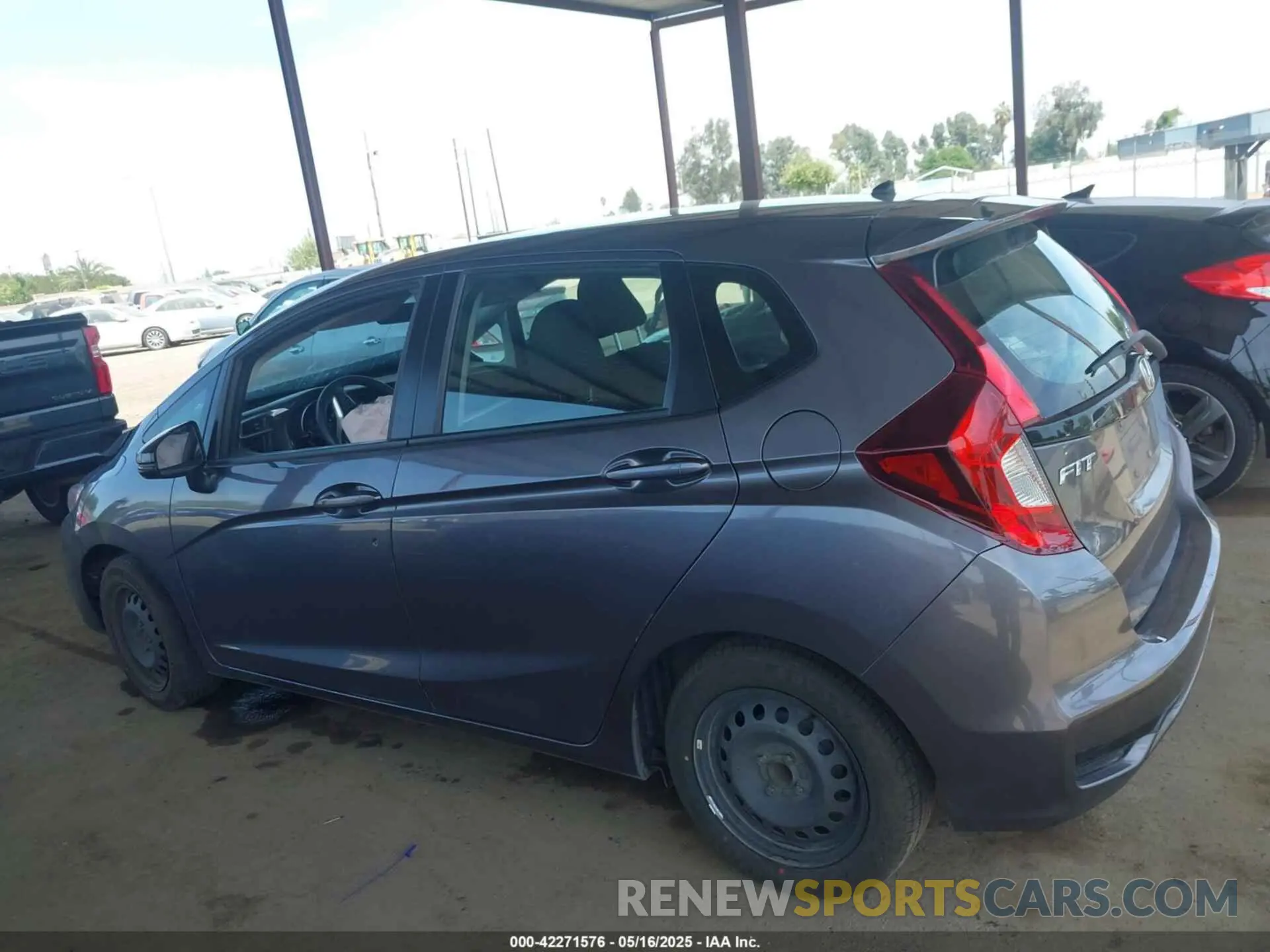 14 Photograph of a damaged car 3HGGK5H42LM728368 HONDA FIT 2020