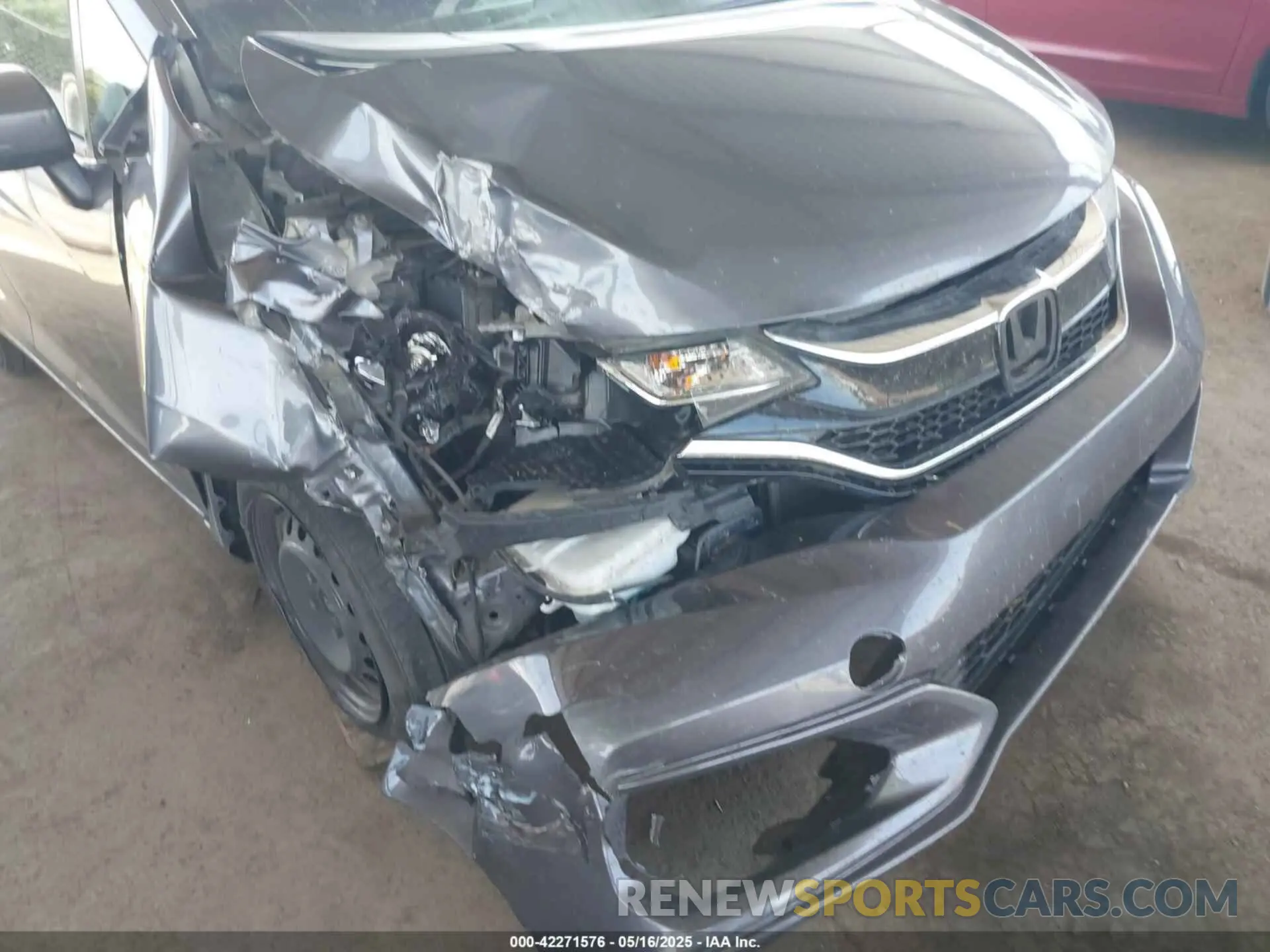 6 Photograph of a damaged car 3HGGK5H42LM728368 HONDA FIT 2020