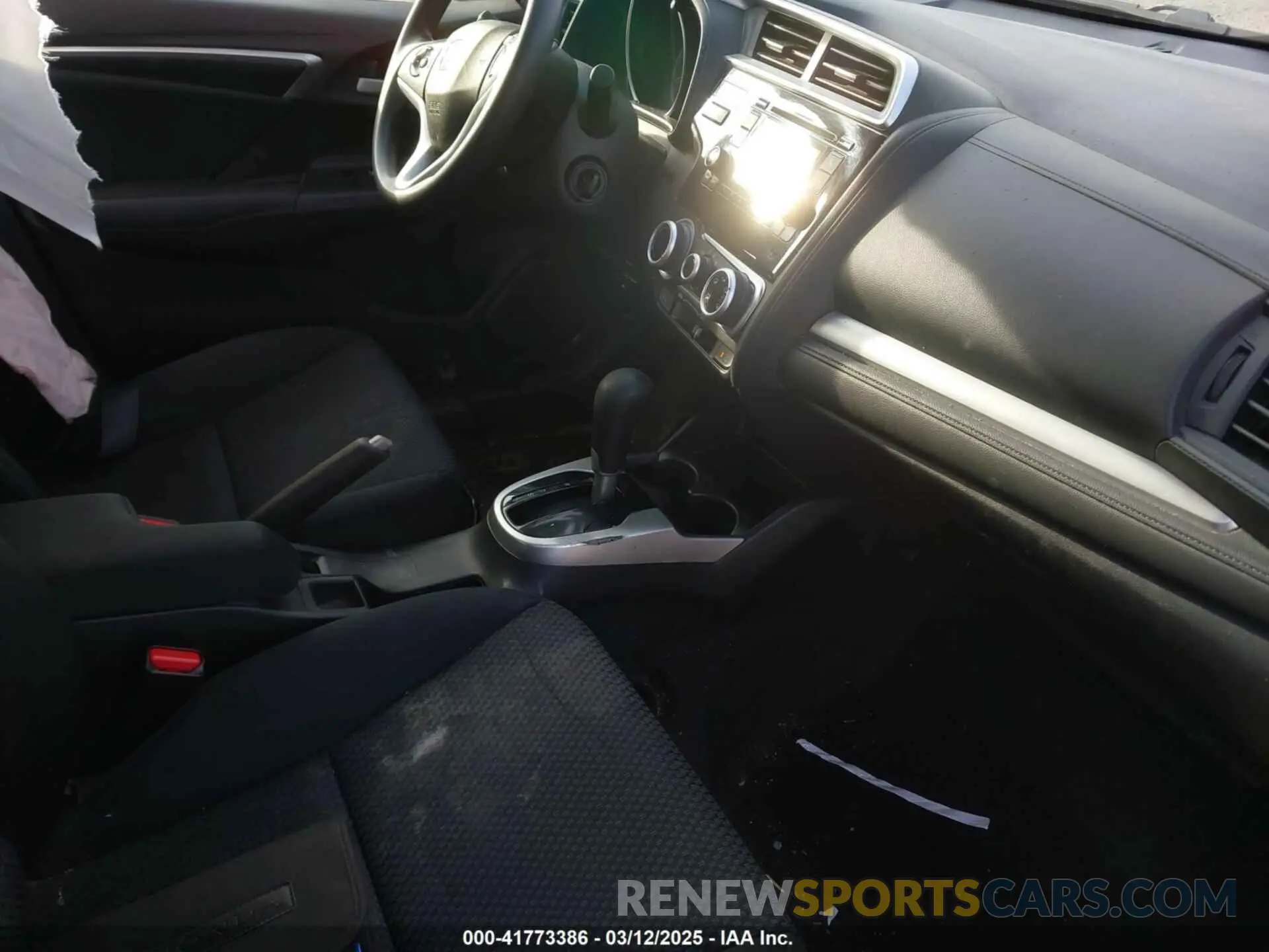 5 Photograph of a damaged car 3HGGK5H43LM706265 HONDA FIT 2020