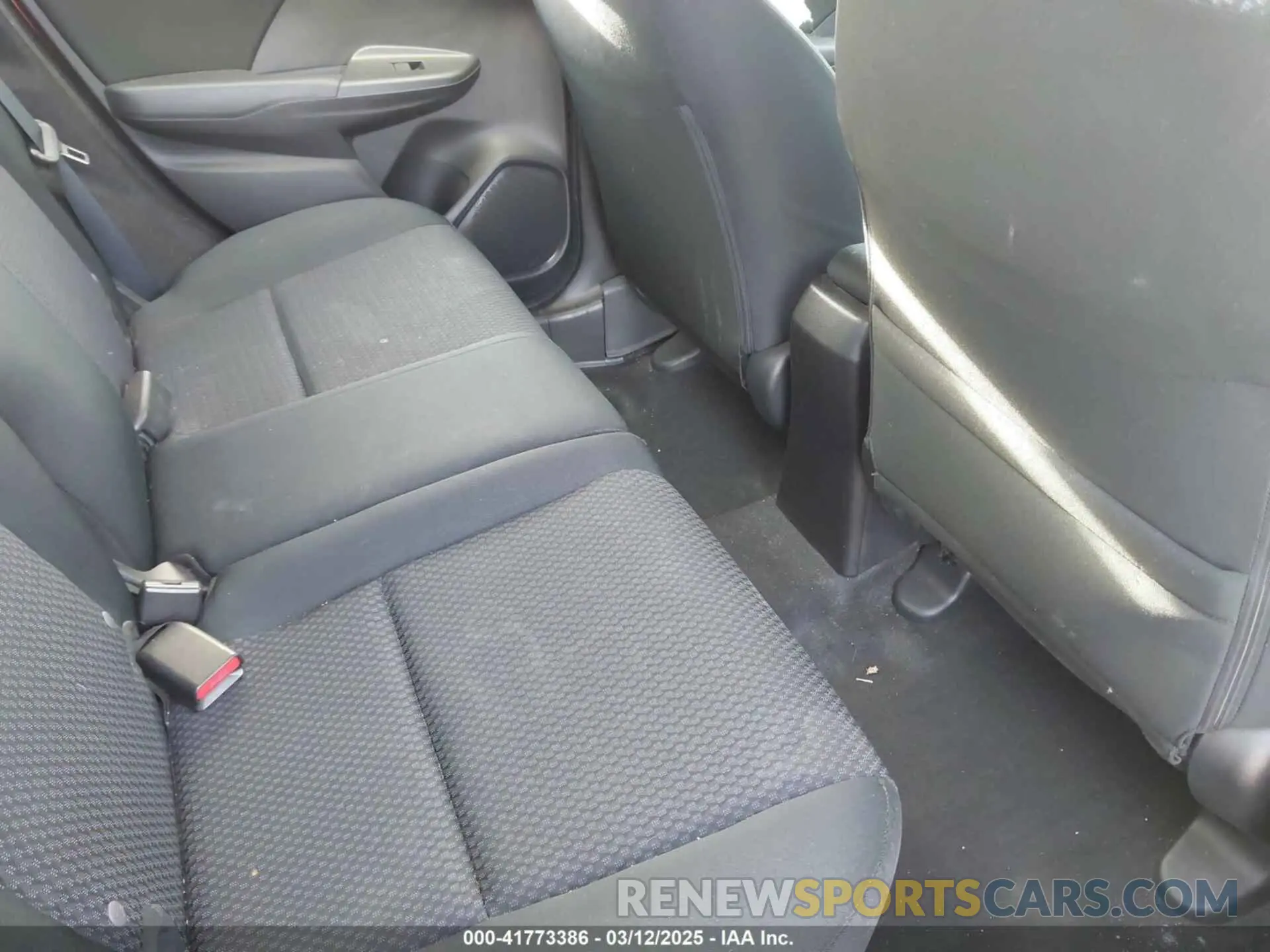8 Photograph of a damaged car 3HGGK5H43LM706265 HONDA FIT 2020