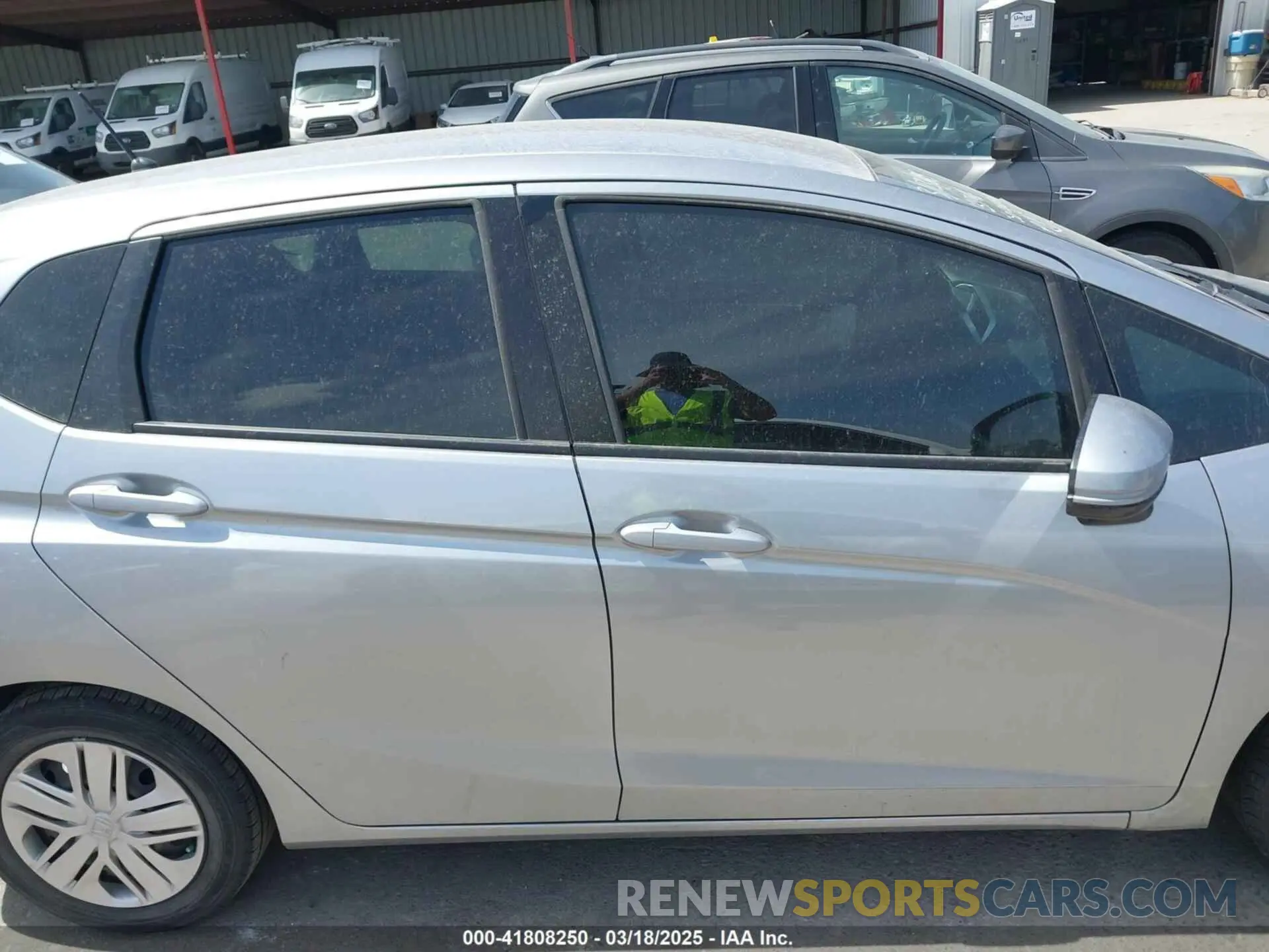 14 Photograph of a damaged car 3HGGK5H43LM713989 HONDA FIT 2020