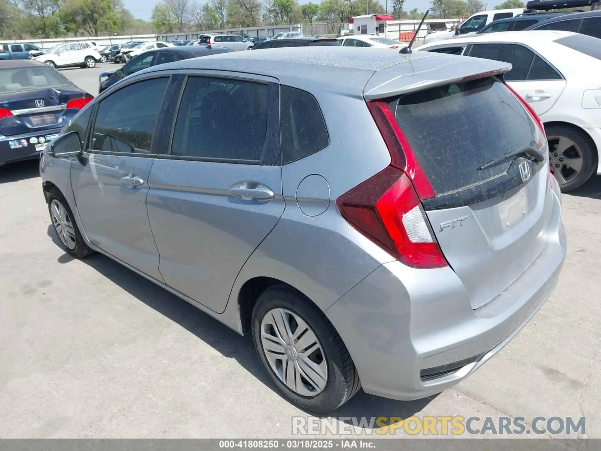 3 Photograph of a damaged car 3HGGK5H43LM713989 HONDA FIT 2020