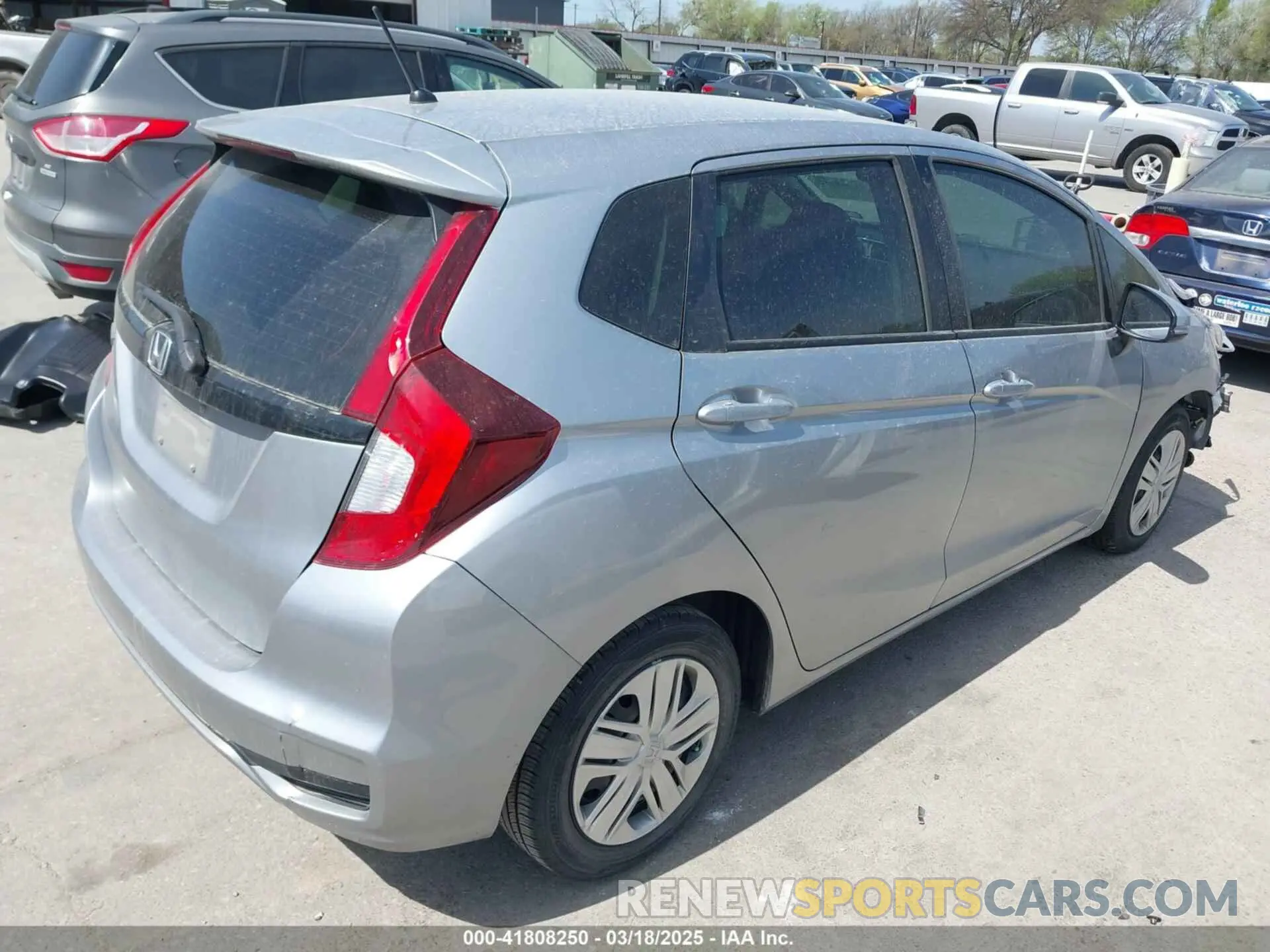 4 Photograph of a damaged car 3HGGK5H43LM713989 HONDA FIT 2020