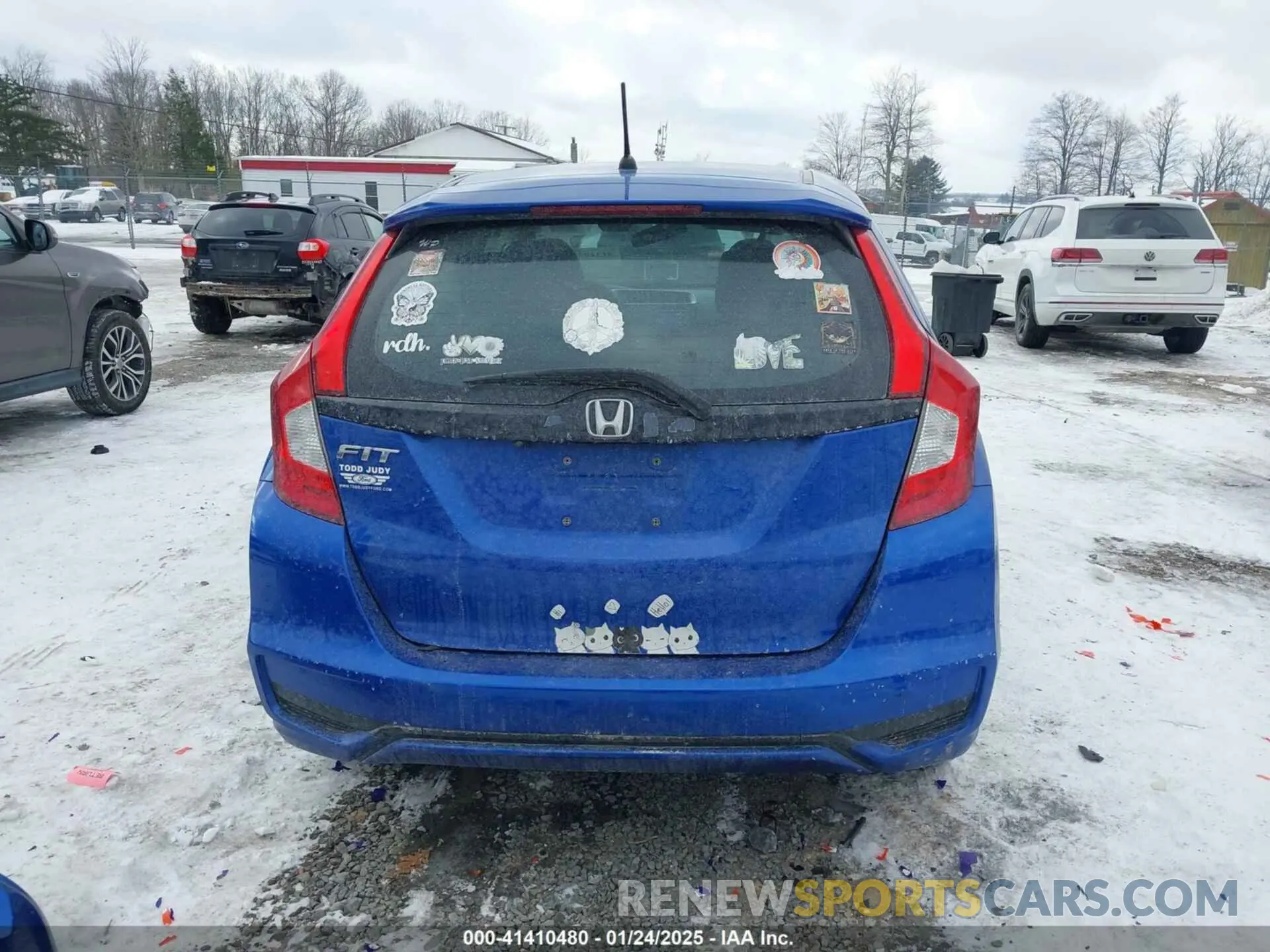 17 Photograph of a damaged car 3HGGK5H43LM716911 HONDA FIT 2020