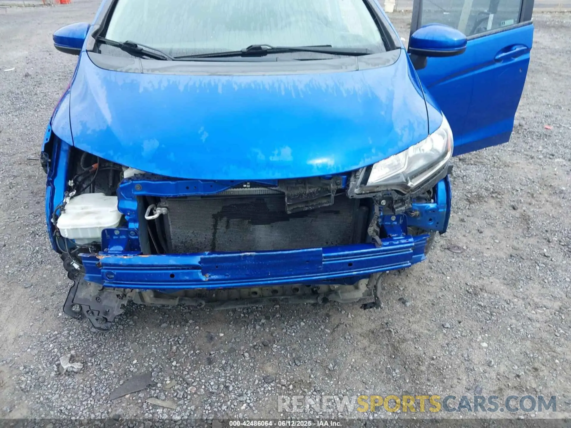 18 Photograph of a damaged car 3HGGK5H43LM723115 HONDA FIT 2020