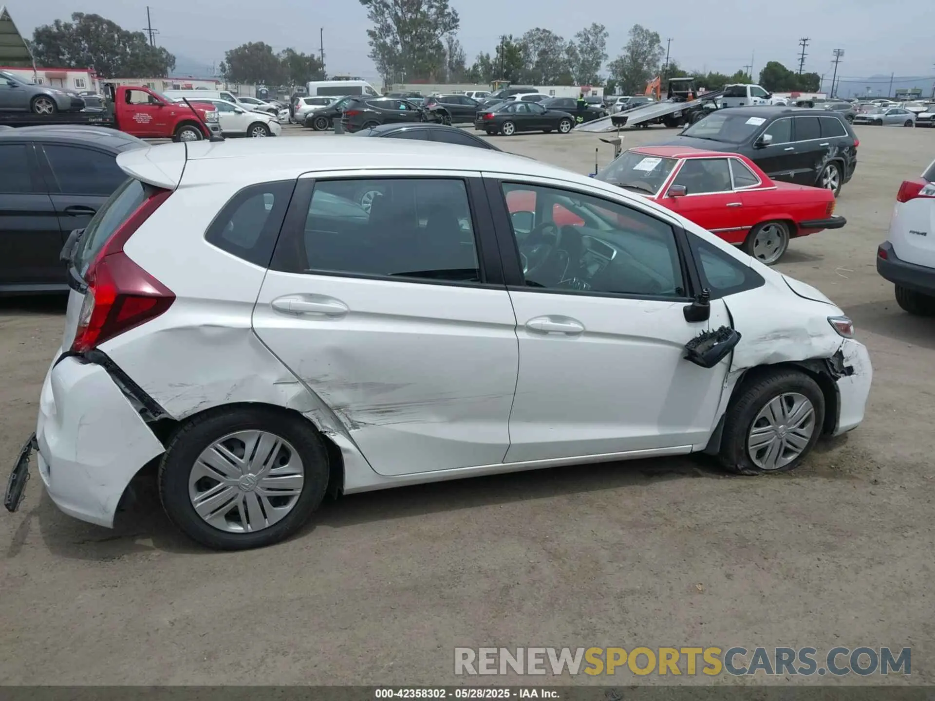 13 Photograph of a damaged car 3HGGK5H44LM718313 HONDA FIT 2020