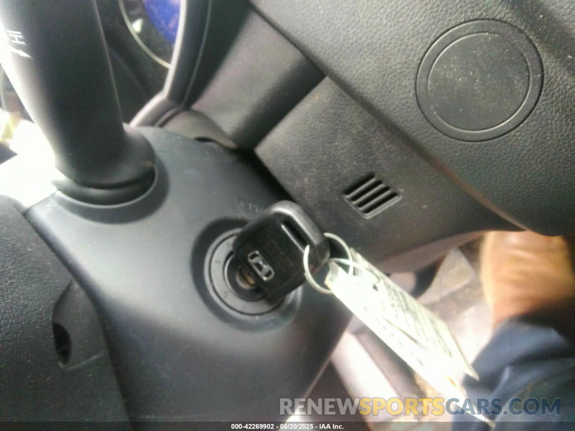 11 Photograph of a damaged car 3HGGK5H44LM727805 HONDA FIT 2020