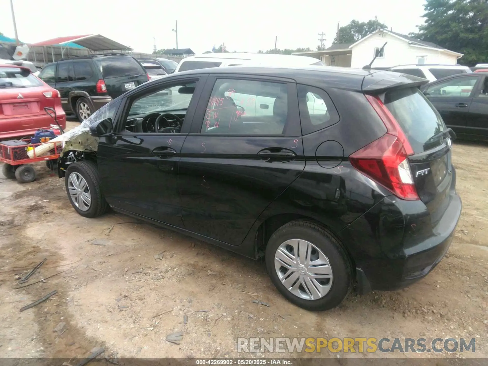 3 Photograph of a damaged car 3HGGK5H44LM727805 HONDA FIT 2020