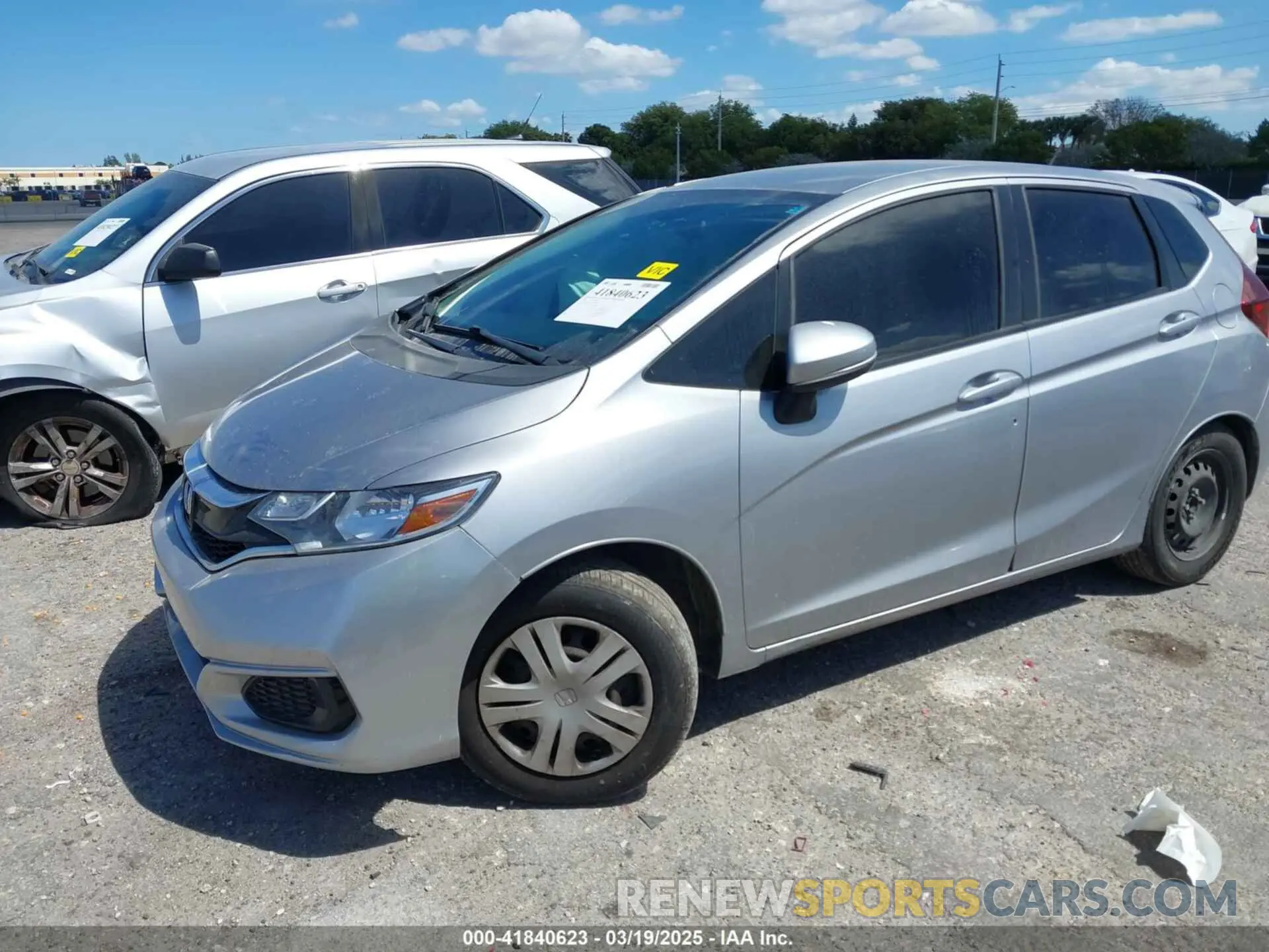 2 Photograph of a damaged car 3HGGK5H44LM729036 HONDA FIT 2020