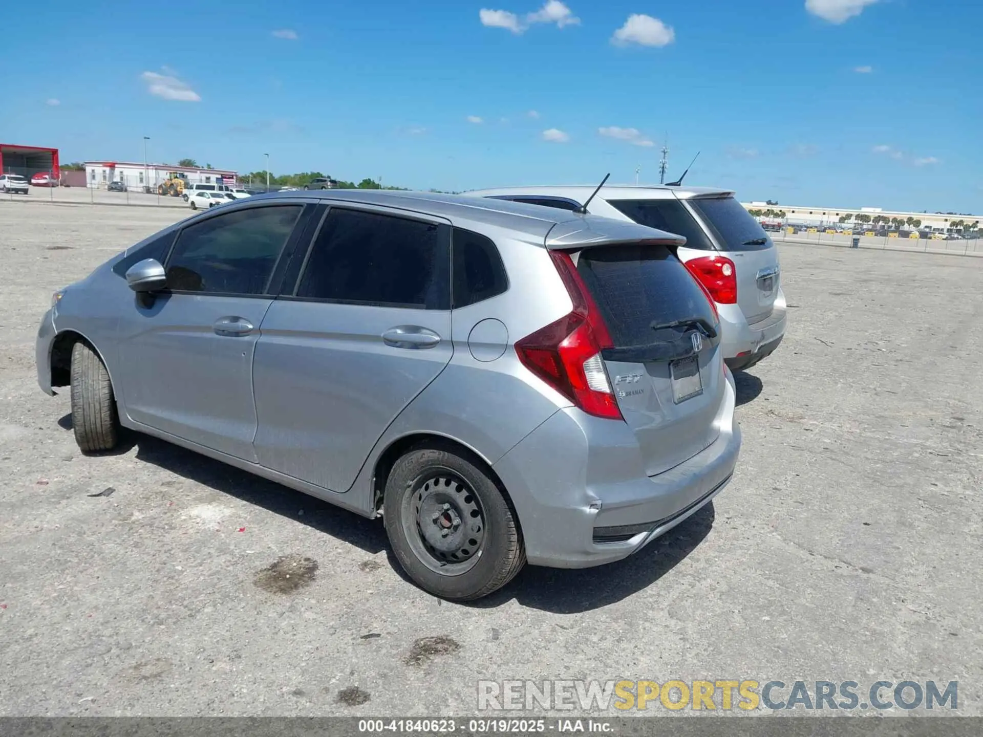 3 Photograph of a damaged car 3HGGK5H44LM729036 HONDA FIT 2020