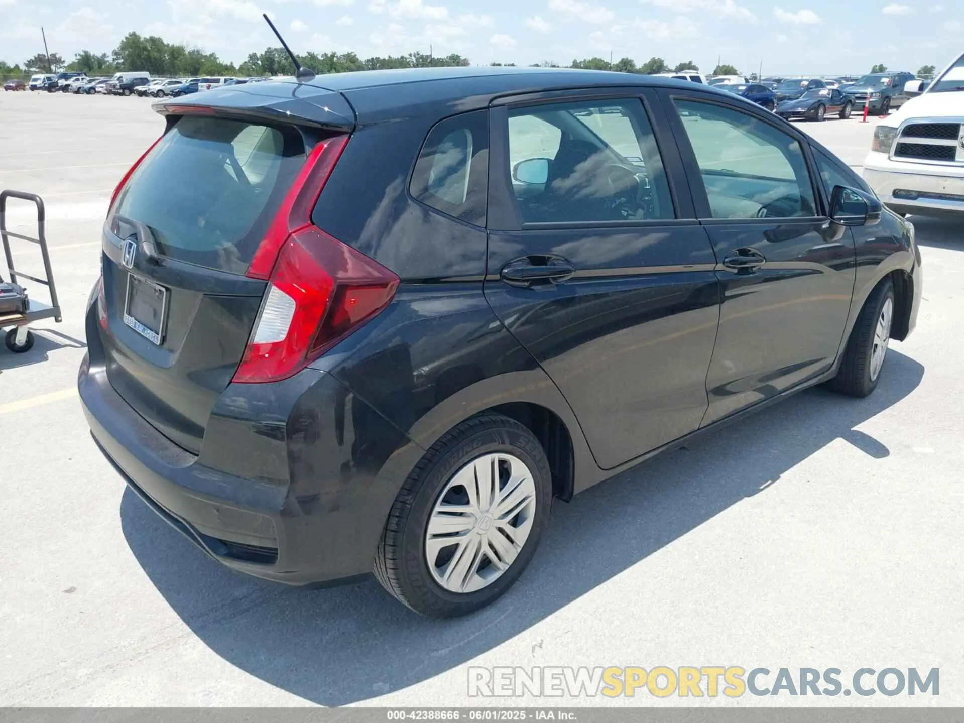 4 Photograph of a damaged car 3HGGK5H45LM733449 HONDA FIT 2020
