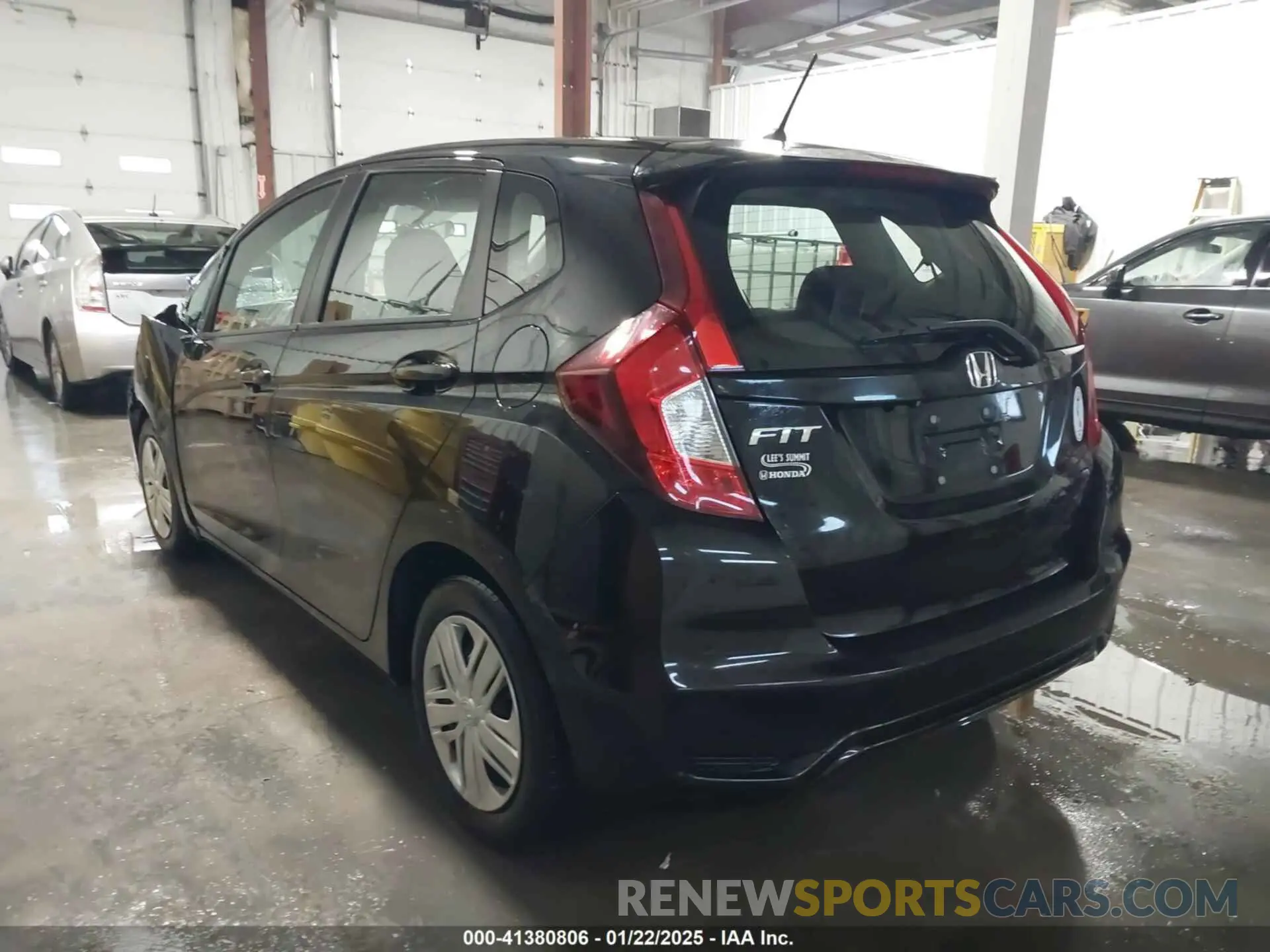 3 Photograph of a damaged car 3HGGK5H46LM704963 HONDA FIT 2020