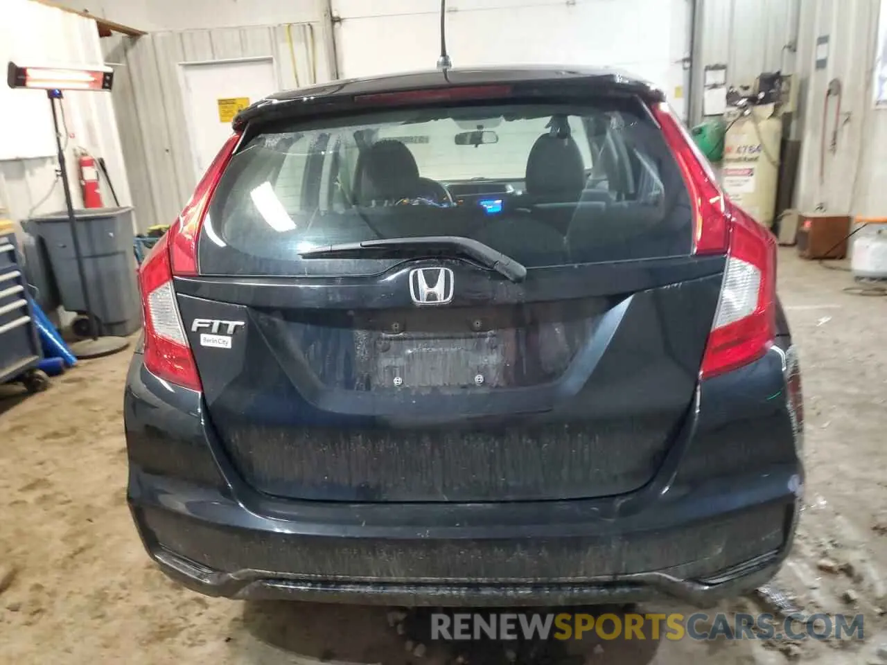 6 Photograph of a damaged car 3HGGK5H46LM713338 HONDA FIT 2020