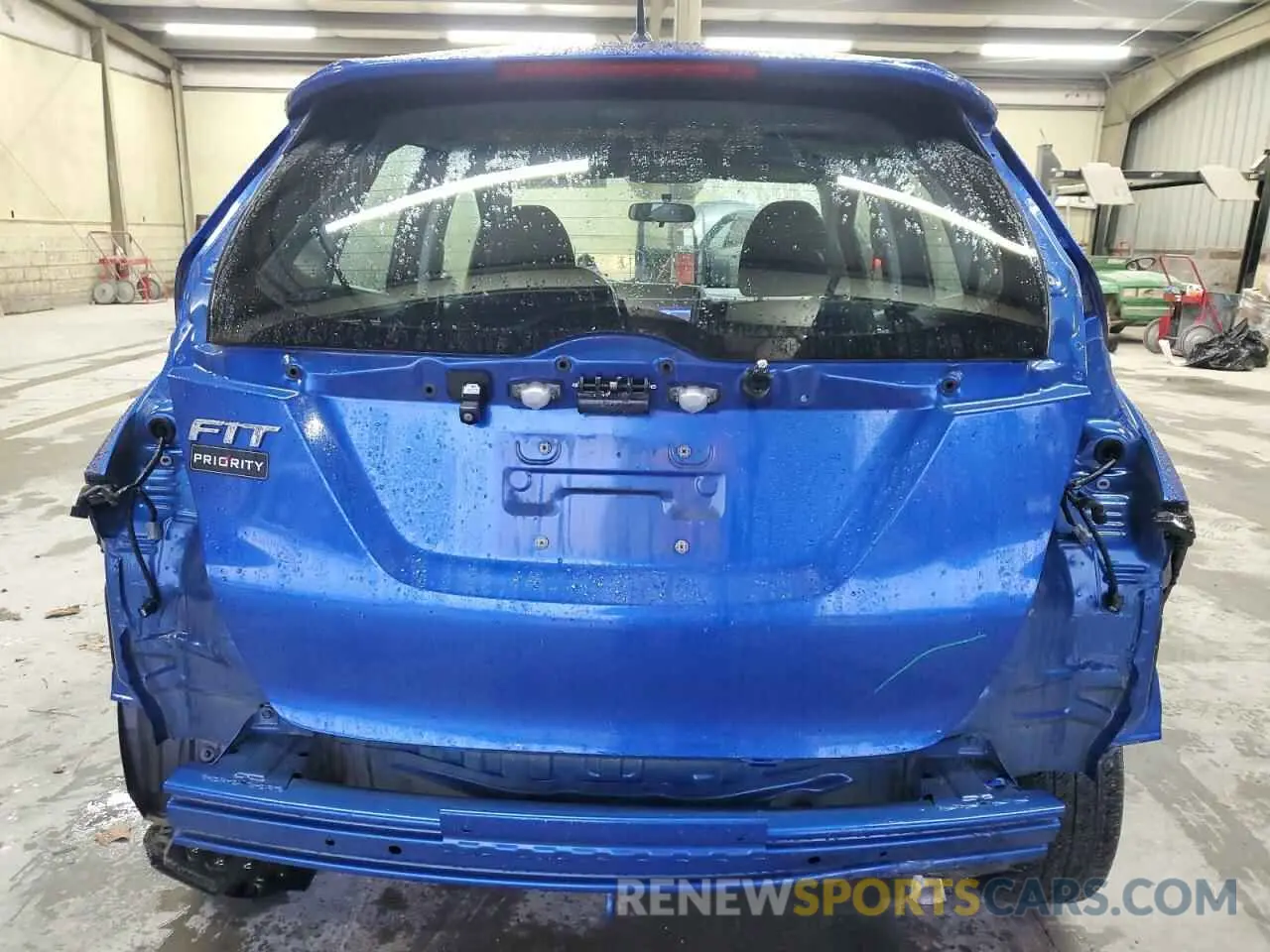 6 Photograph of a damaged car 3HGGK5H46LM716983 HONDA FIT 2020