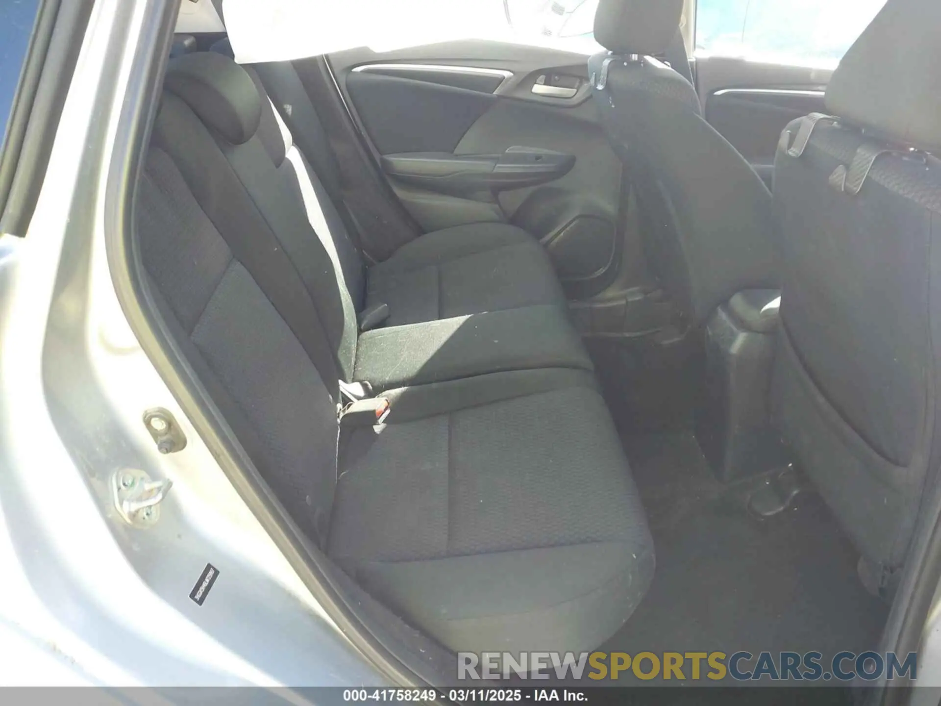 8 Photograph of a damaged car 3HGGK5H46LM725957 HONDA FIT 2020
