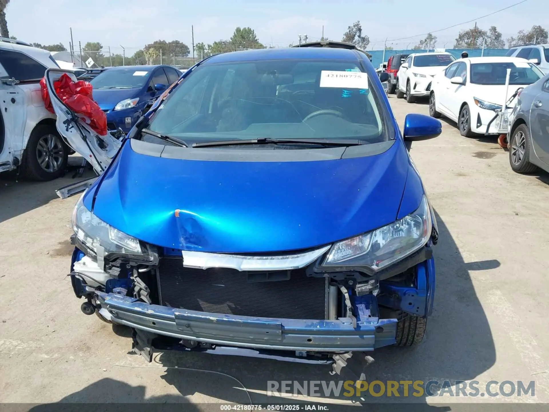 12 Photograph of a damaged car 3HGGK5H47LM711291 HONDA FIT 2020