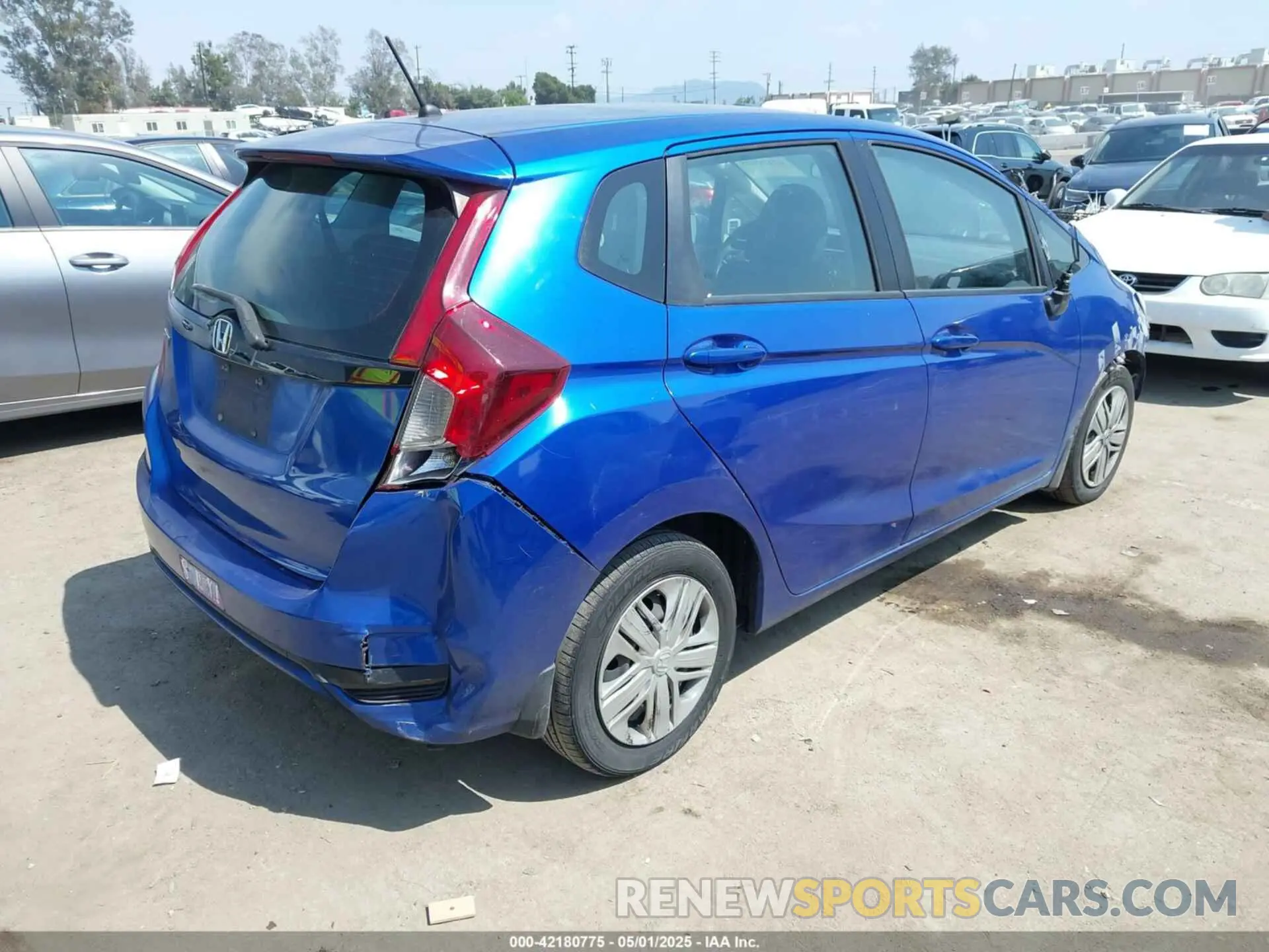 4 Photograph of a damaged car 3HGGK5H47LM711291 HONDA FIT 2020