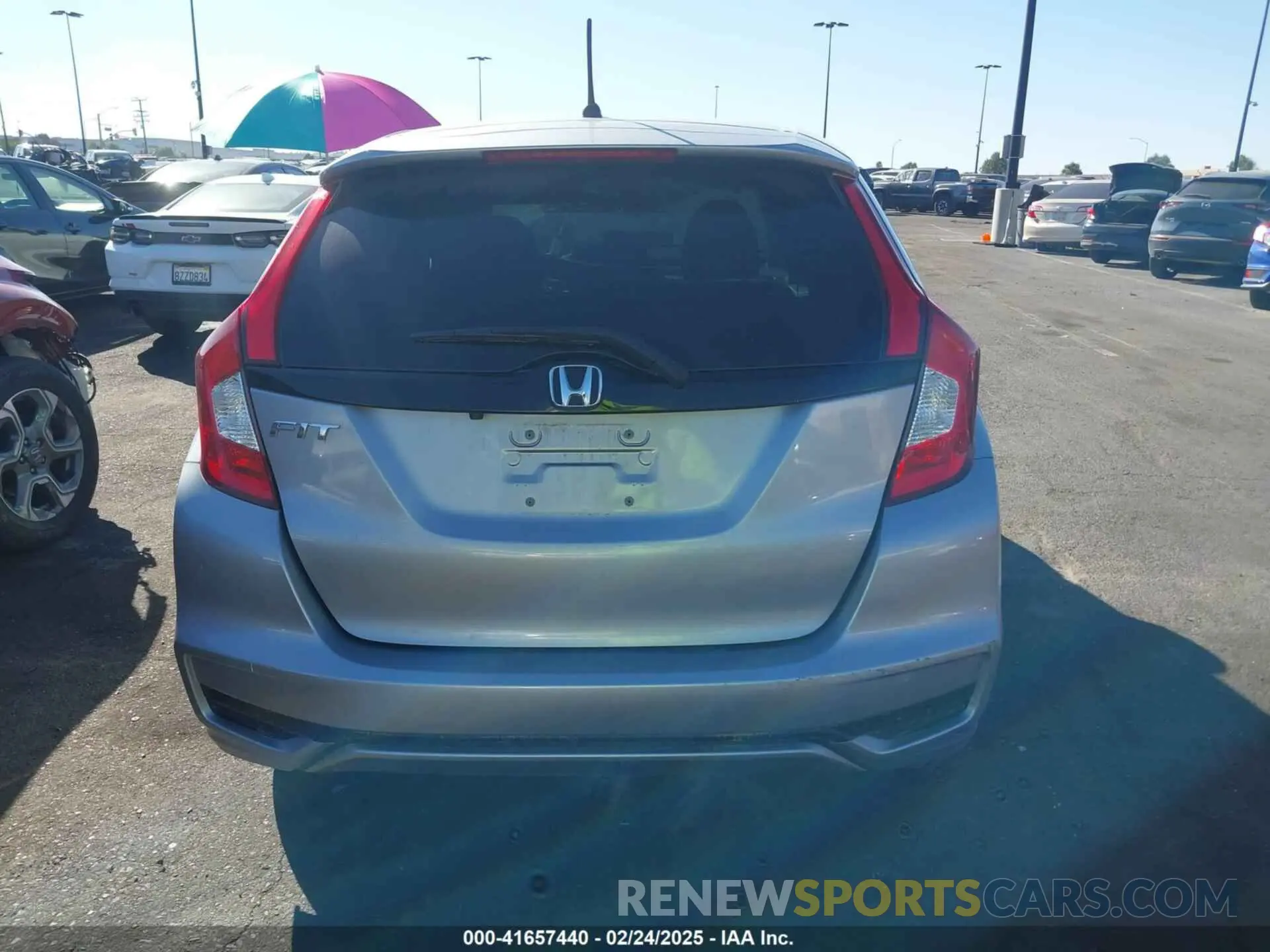 16 Photograph of a damaged car 3HGGK5H47LM711968 HONDA FIT 2020