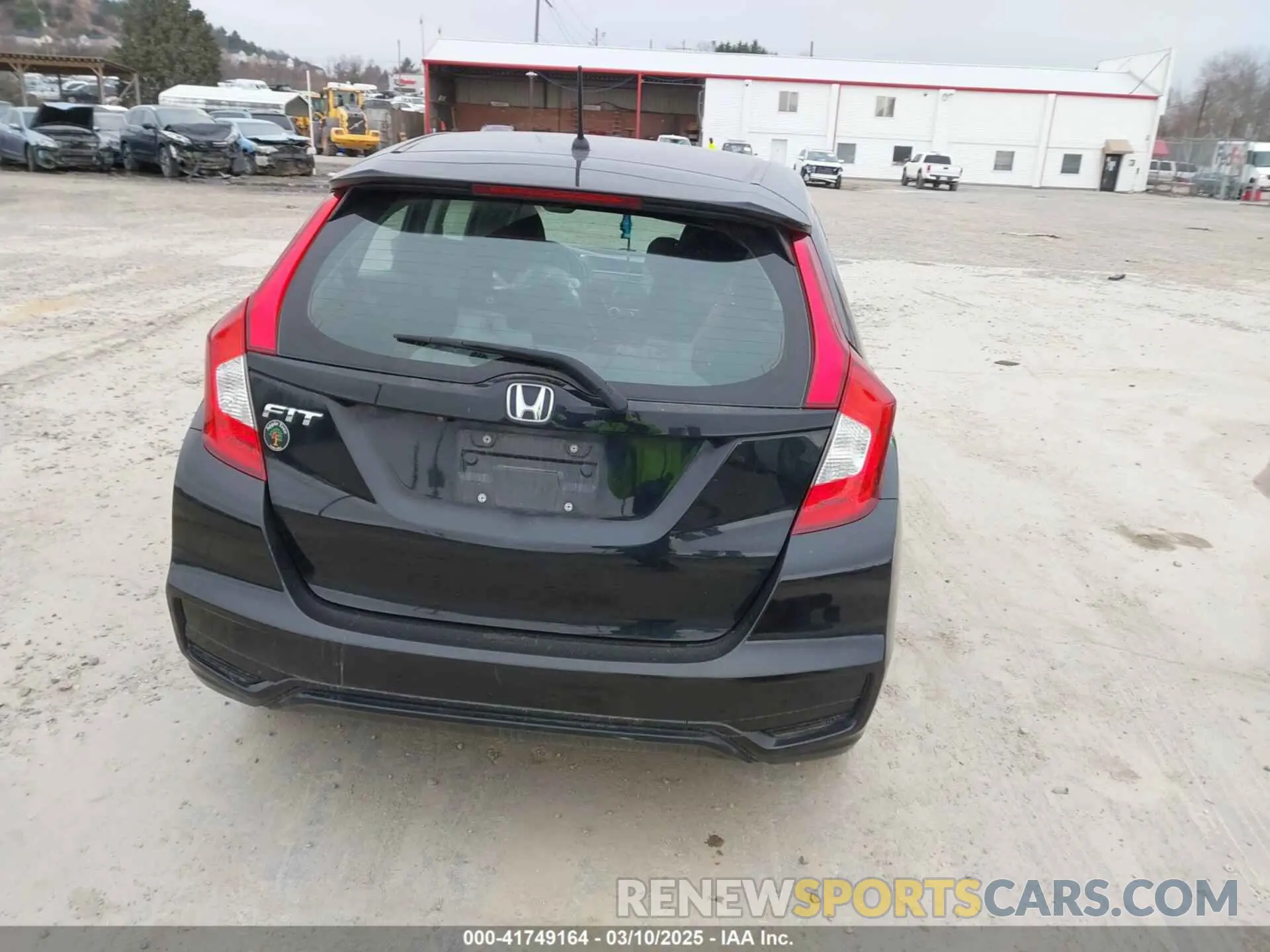 17 Photograph of a damaged car 3HGGK5H47LM721092 HONDA FIT 2020