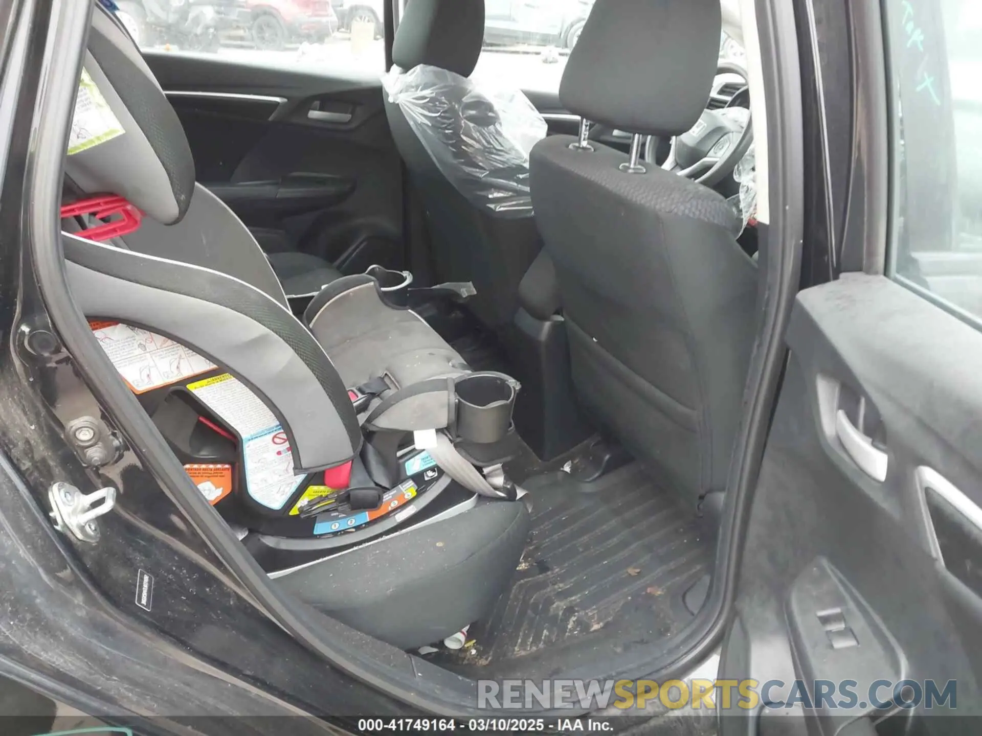 8 Photograph of a damaged car 3HGGK5H47LM721092 HONDA FIT 2020