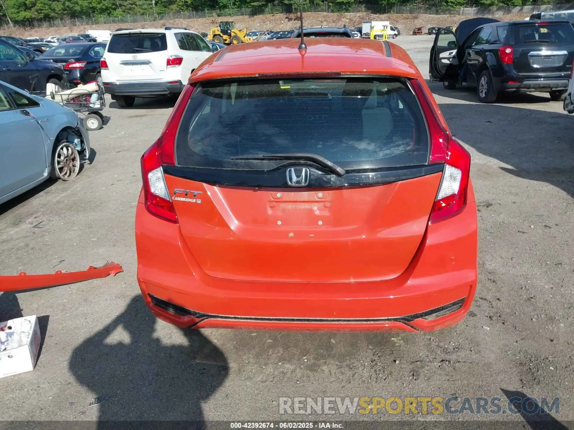 16 Photograph of a damaged car 3HGGK5H48LM715852 HONDA FIT 2020